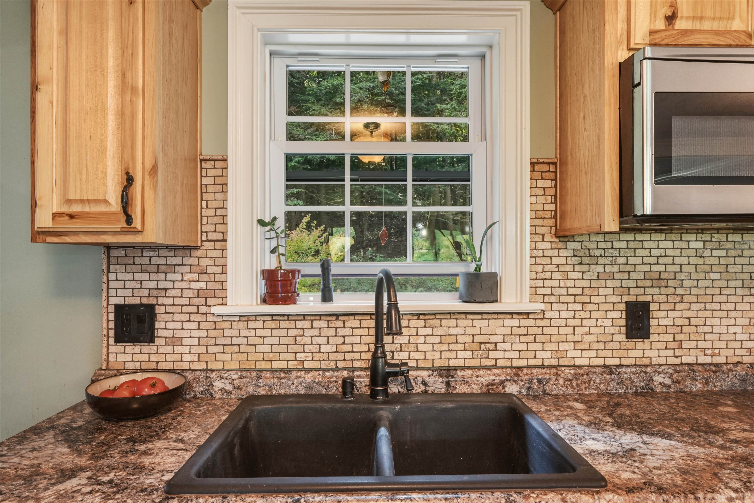 1190 Huntington Road Property Photo 8