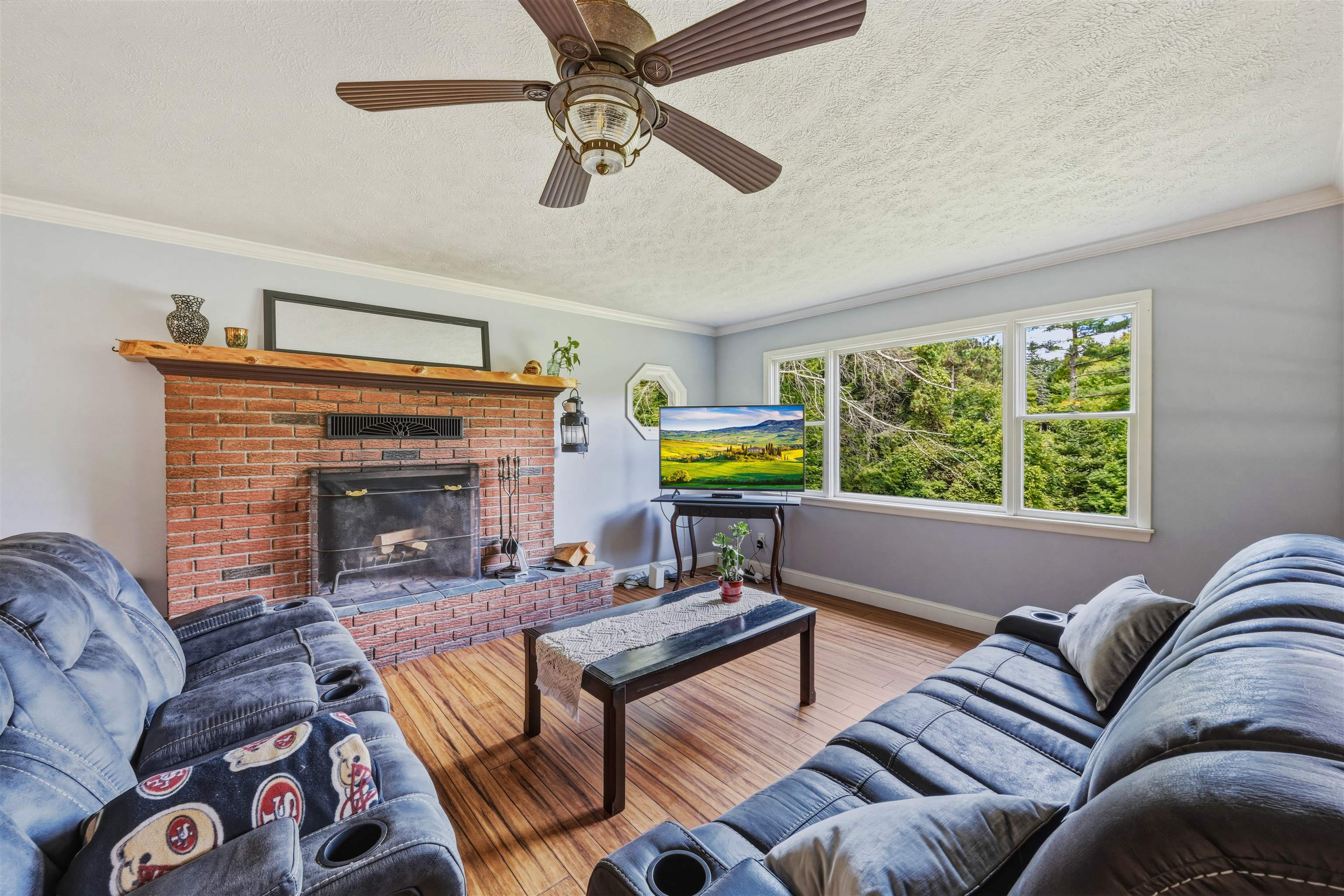 1190 Huntington Road Property Photo 10