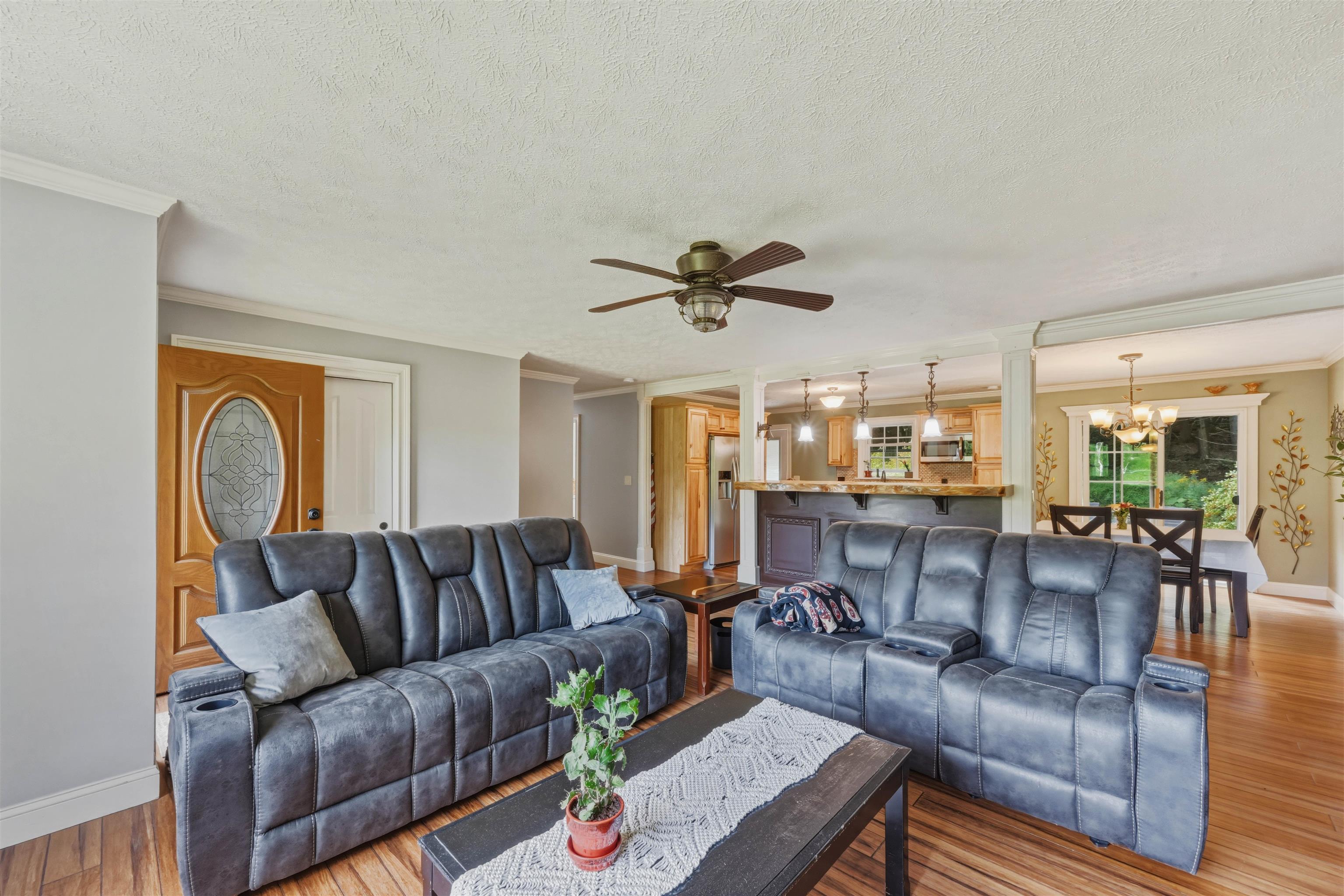 1190 Huntington Road Property Photo 11