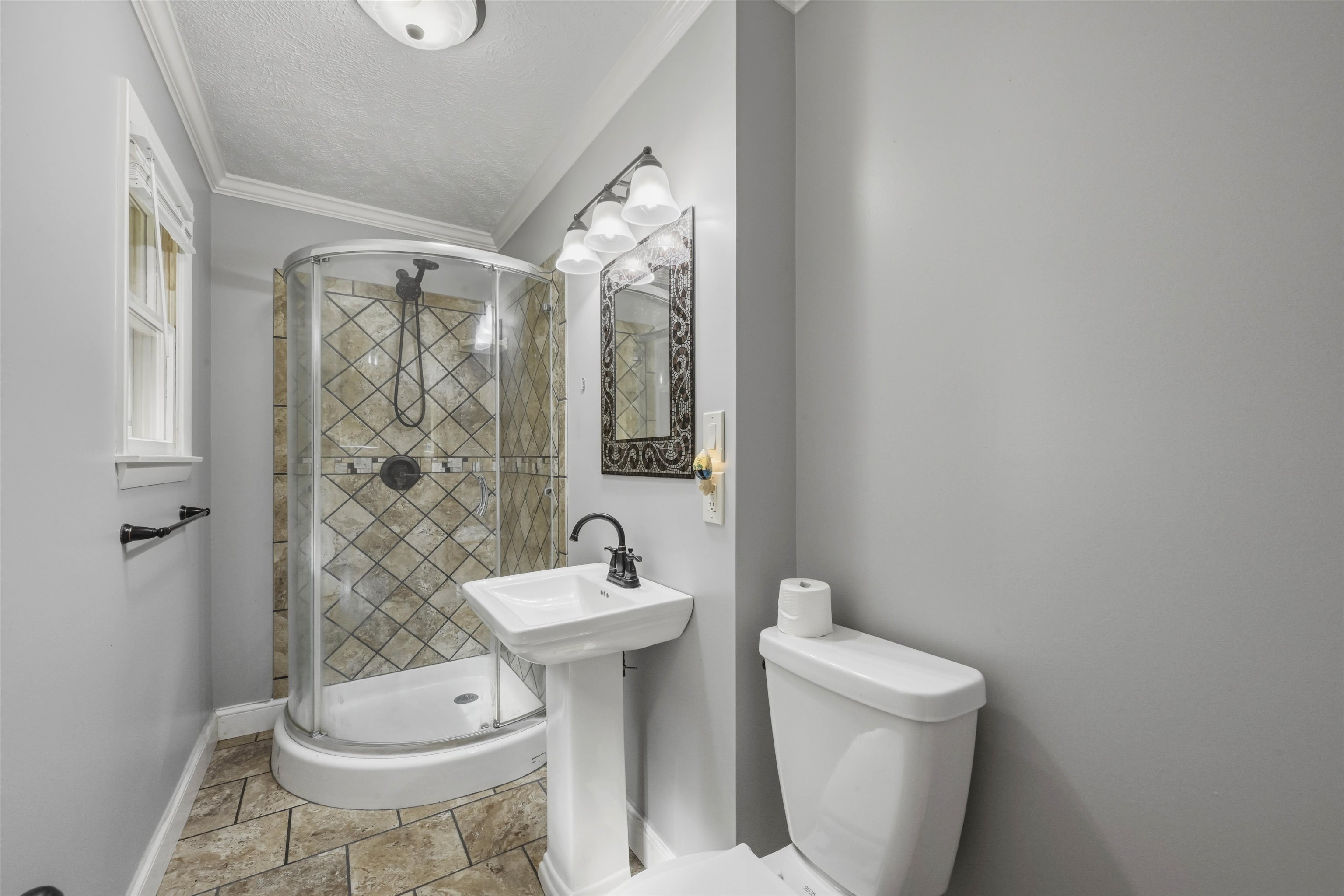 1190 Huntington Road Property Photo 15