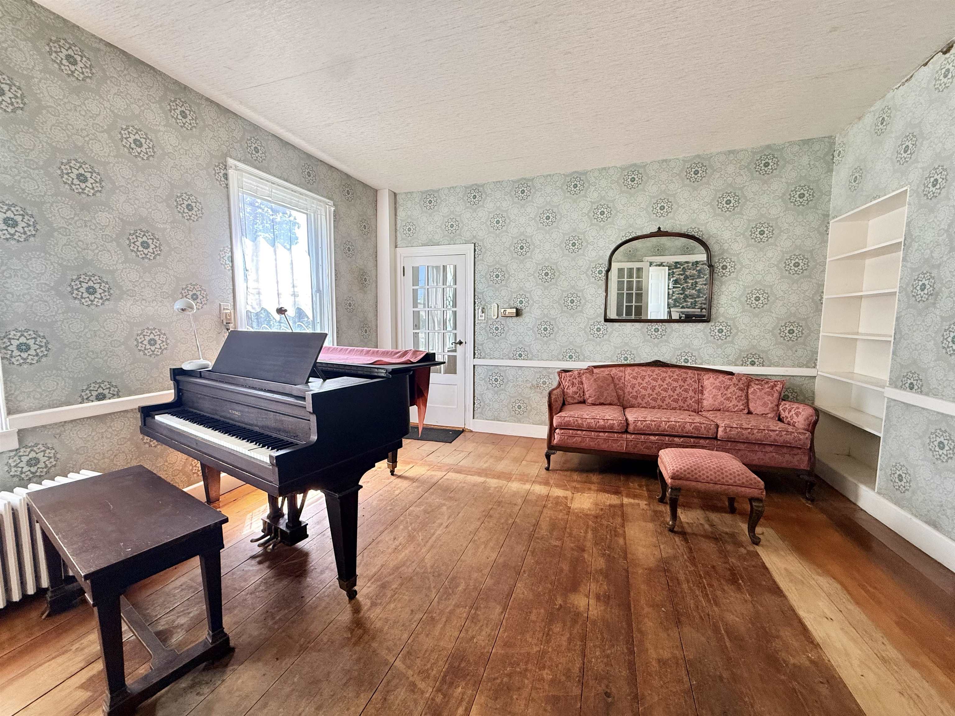 1441 East Main Street Property Photo 5