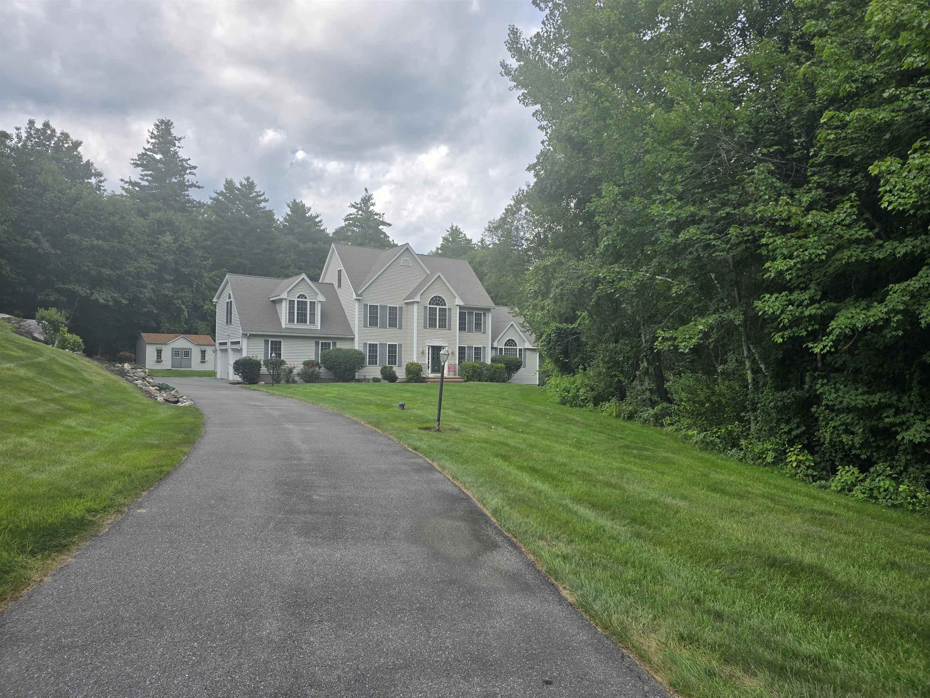 1049 Bridge Street Property Photo 3