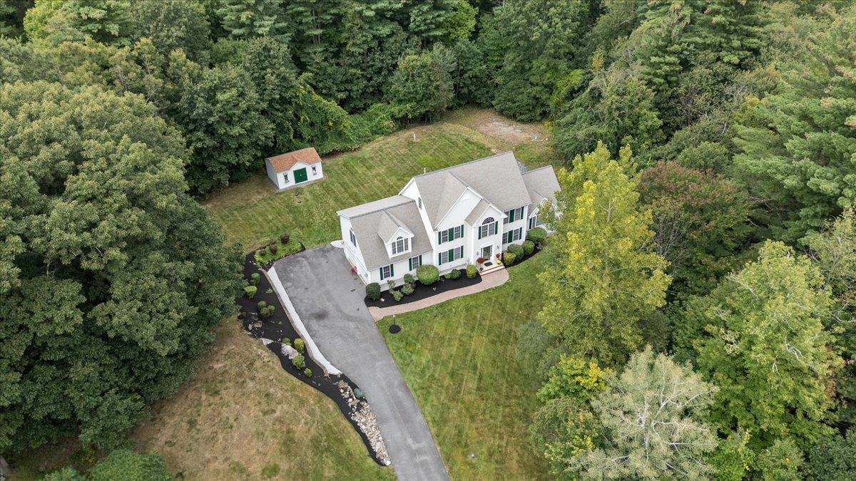 1049 Bridge Street Property Photo 4