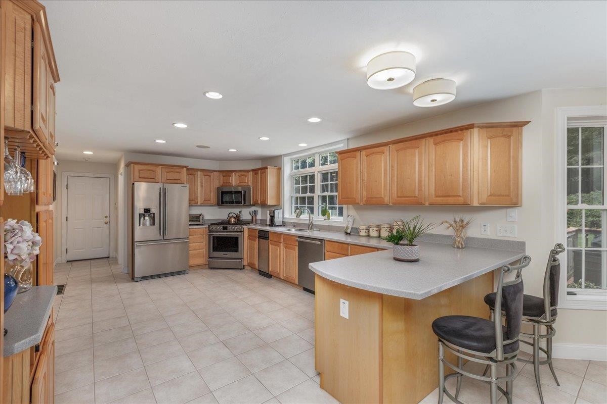 1049 Bridge Street Property Photo 15