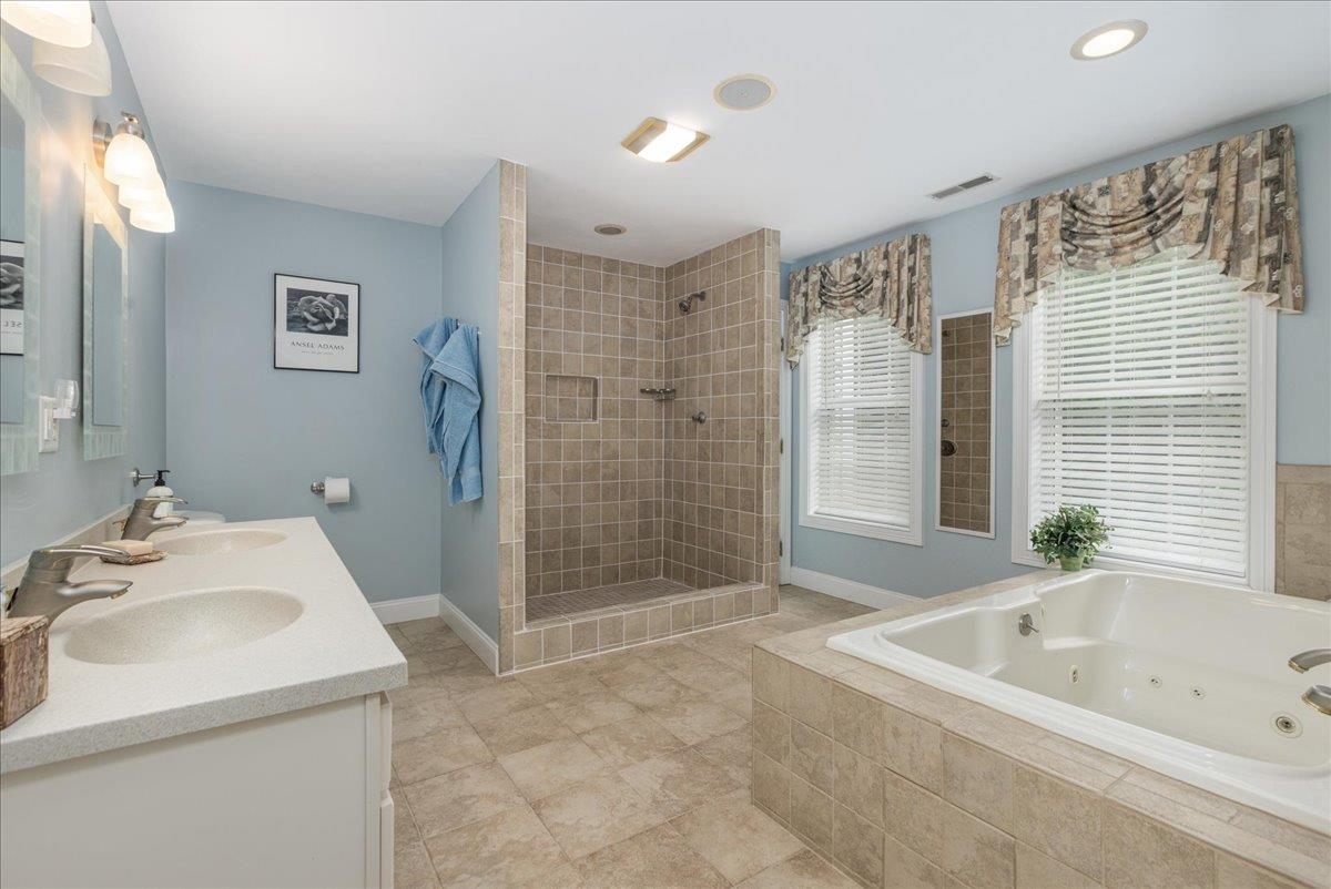 1049 Bridge Street Property Photo 28