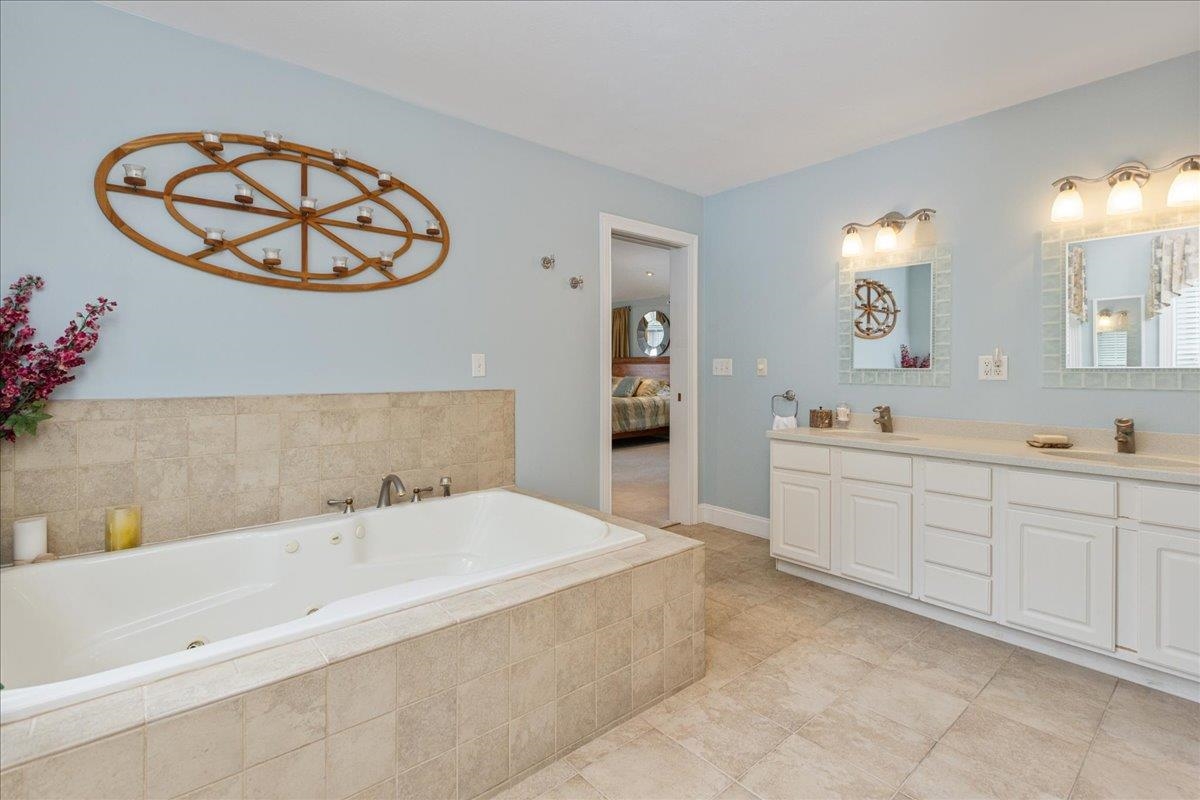 1049 Bridge Street Property Photo 29