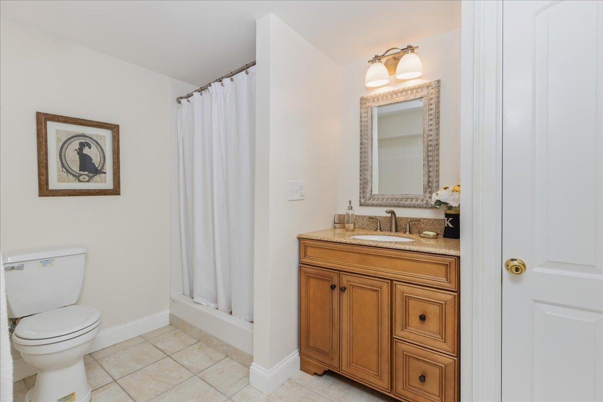 1049 Bridge Street Property Photo 44