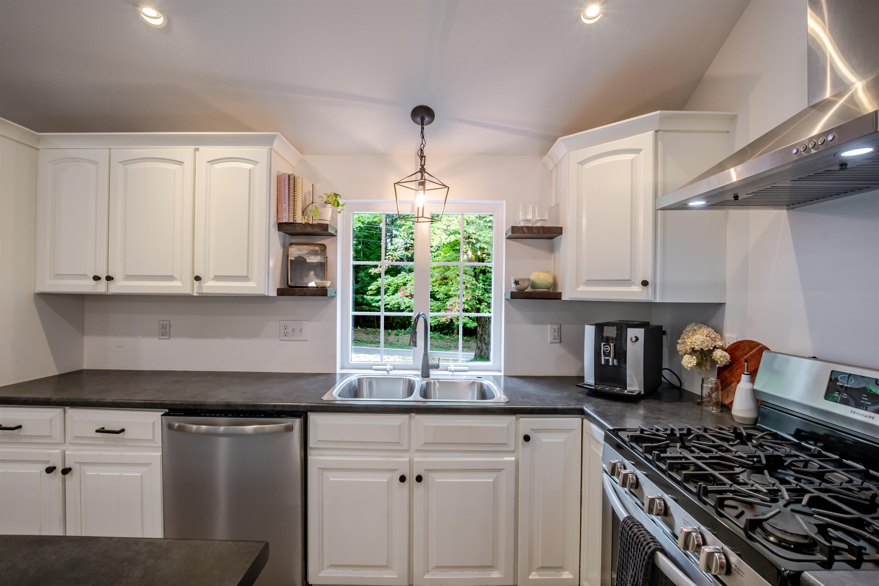 455 Turnpike Road Property Photo 5