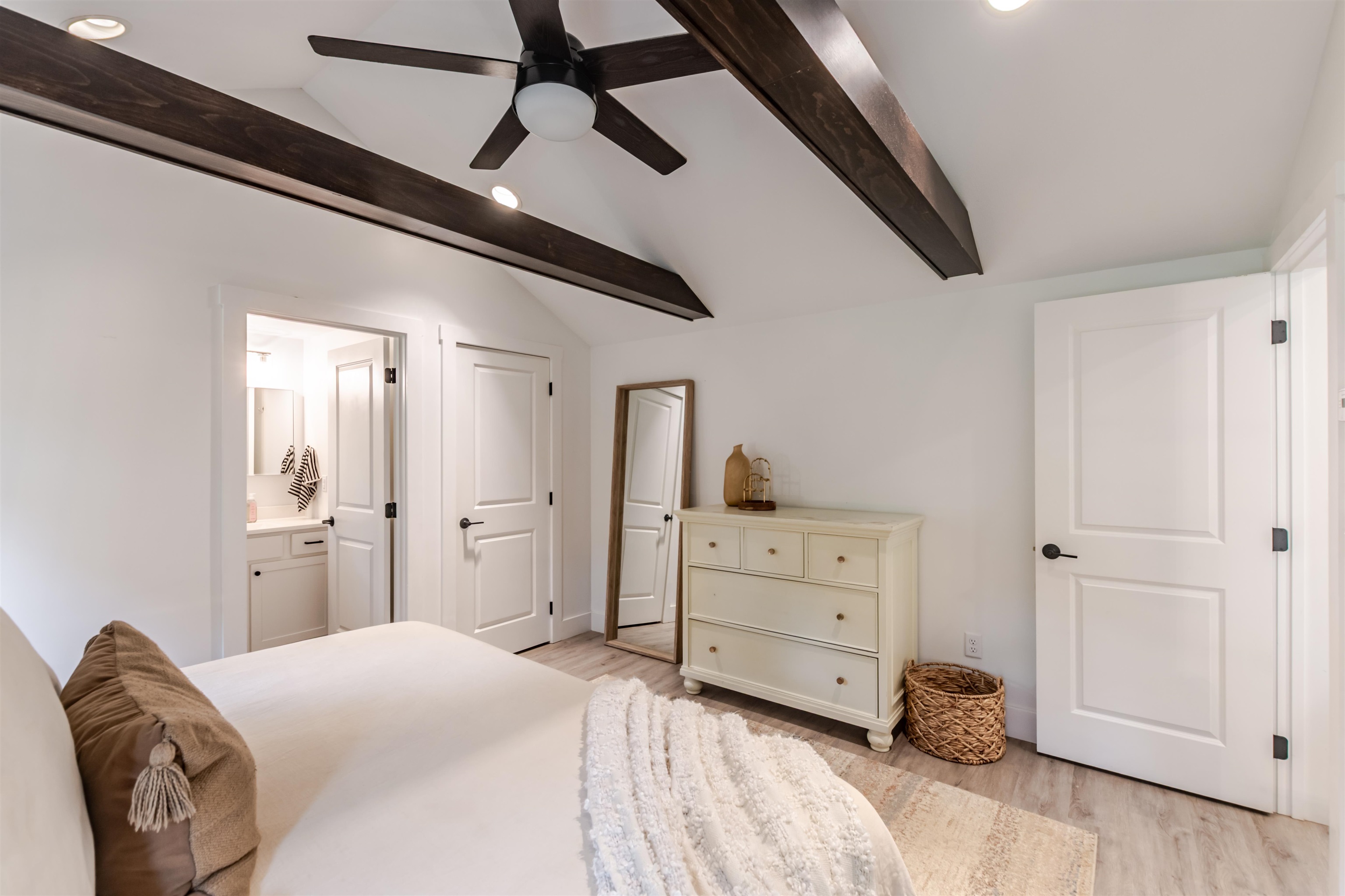 455 Turnpike Road Property Photo 17
