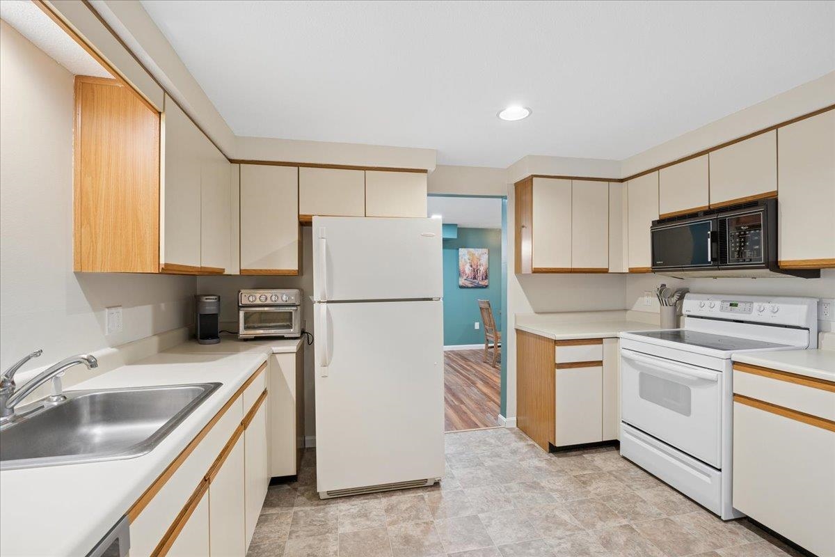 62 Stacey Circle Property Photo 8