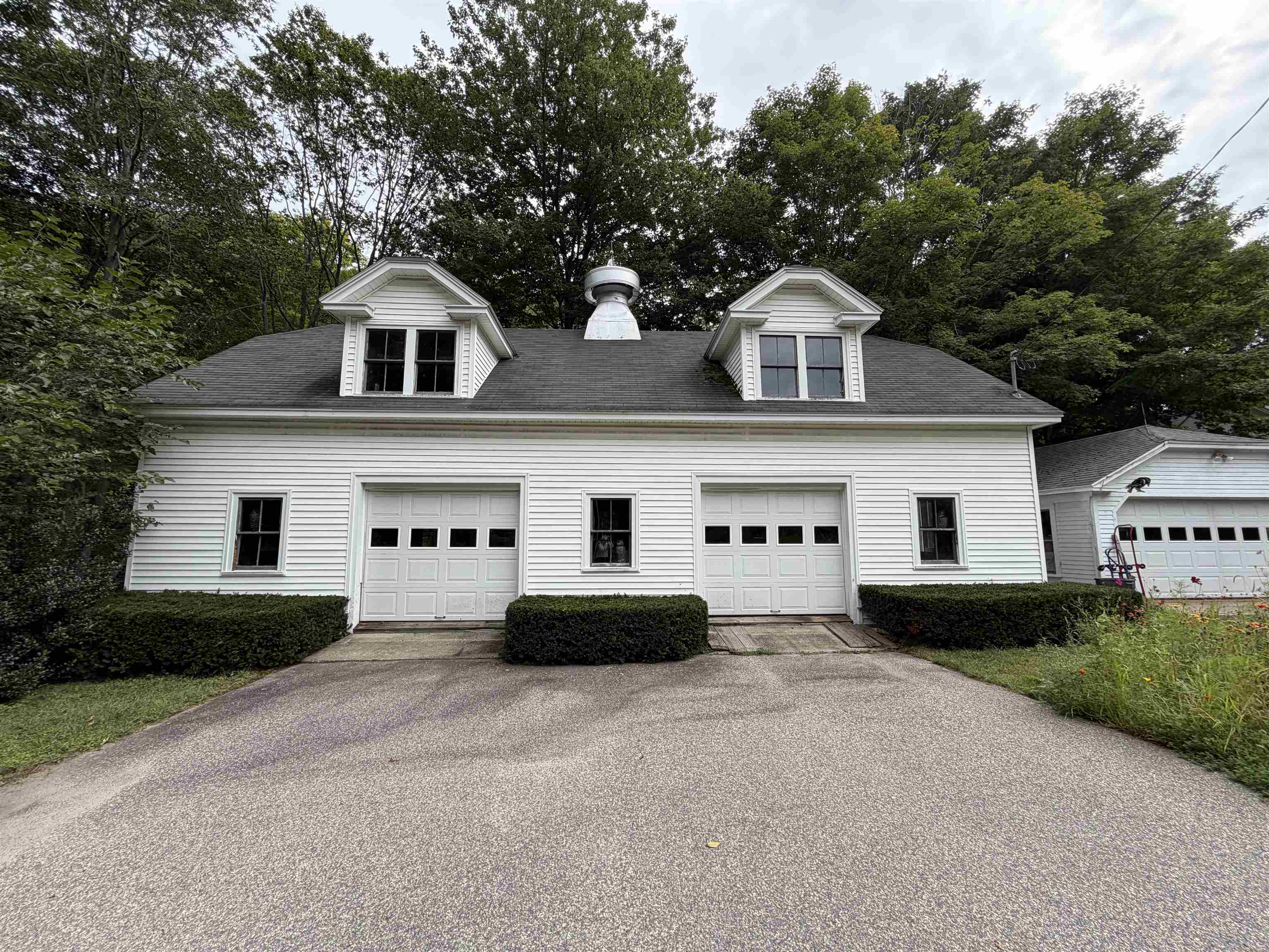 226 Amesbury Road Property Photo 3