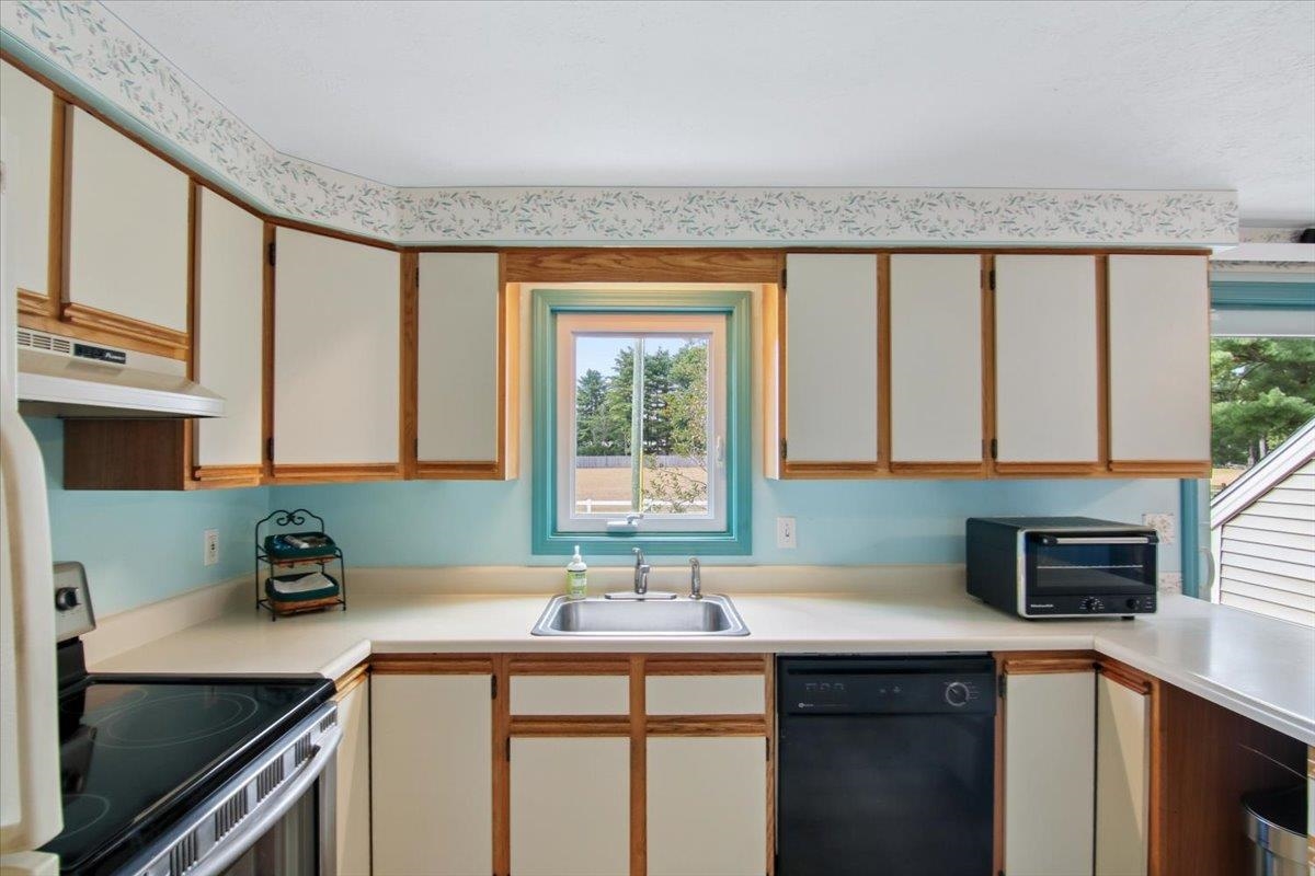 26 East Meadow Way Property Photo 8