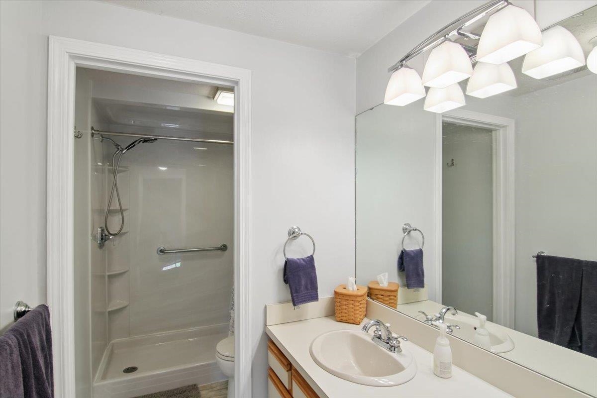 26 East Meadow Way Property Photo 17