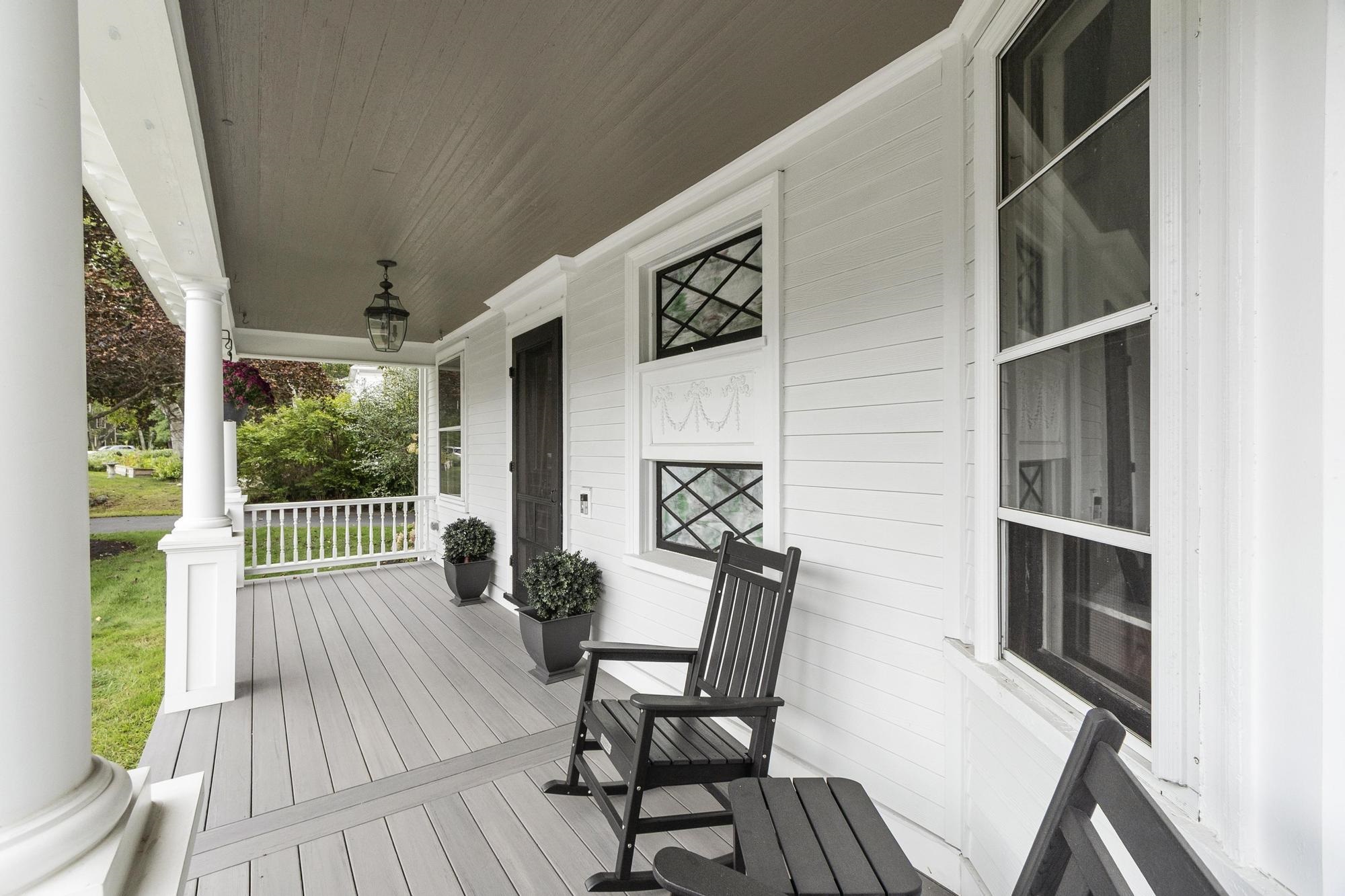199 Middle Road Property Photo 2