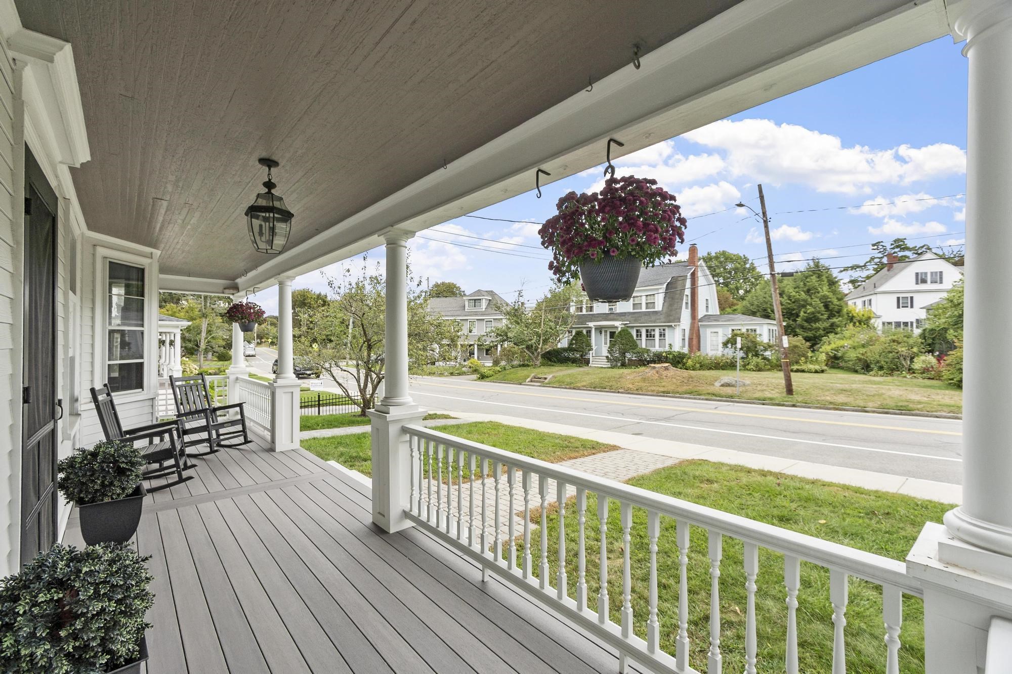 199 Middle Road Property Photo 49