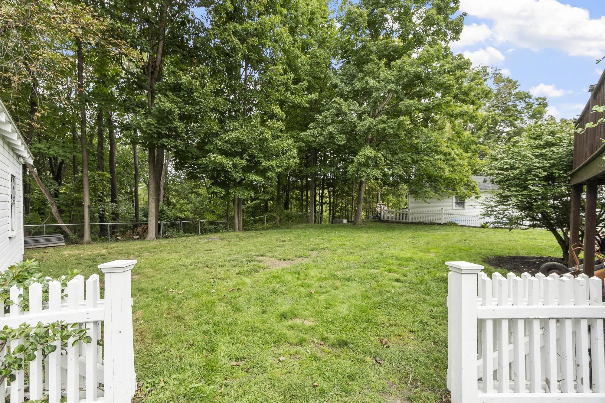 199 Middle Road Property Photo 58