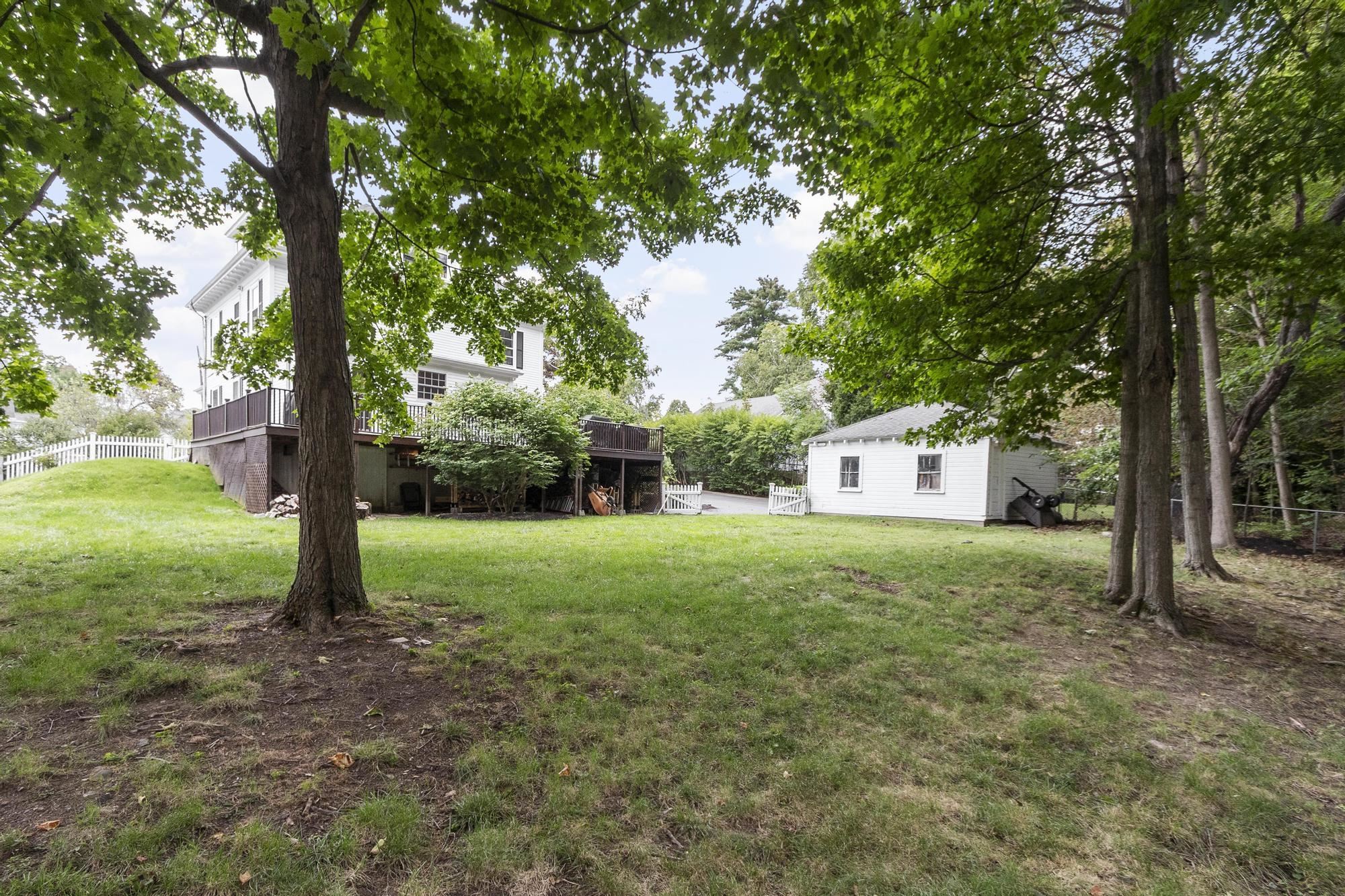 199 Middle Road Property Photo 60