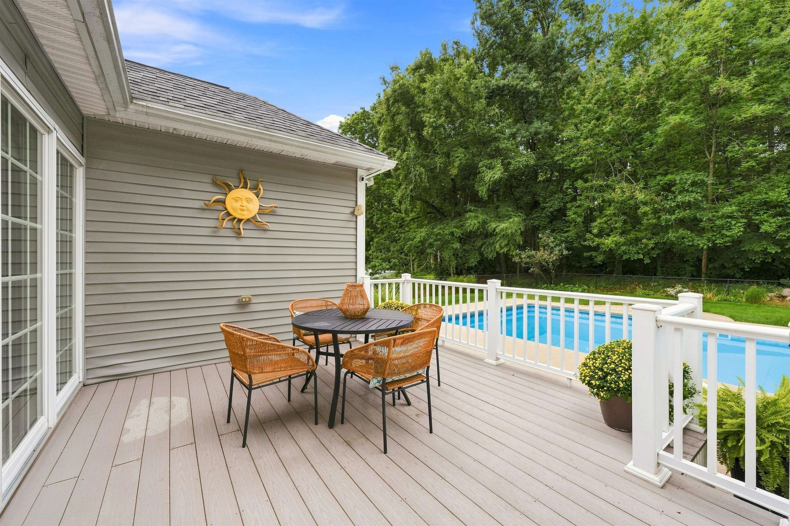 8 Rolling Ridge Road Property Photo 5