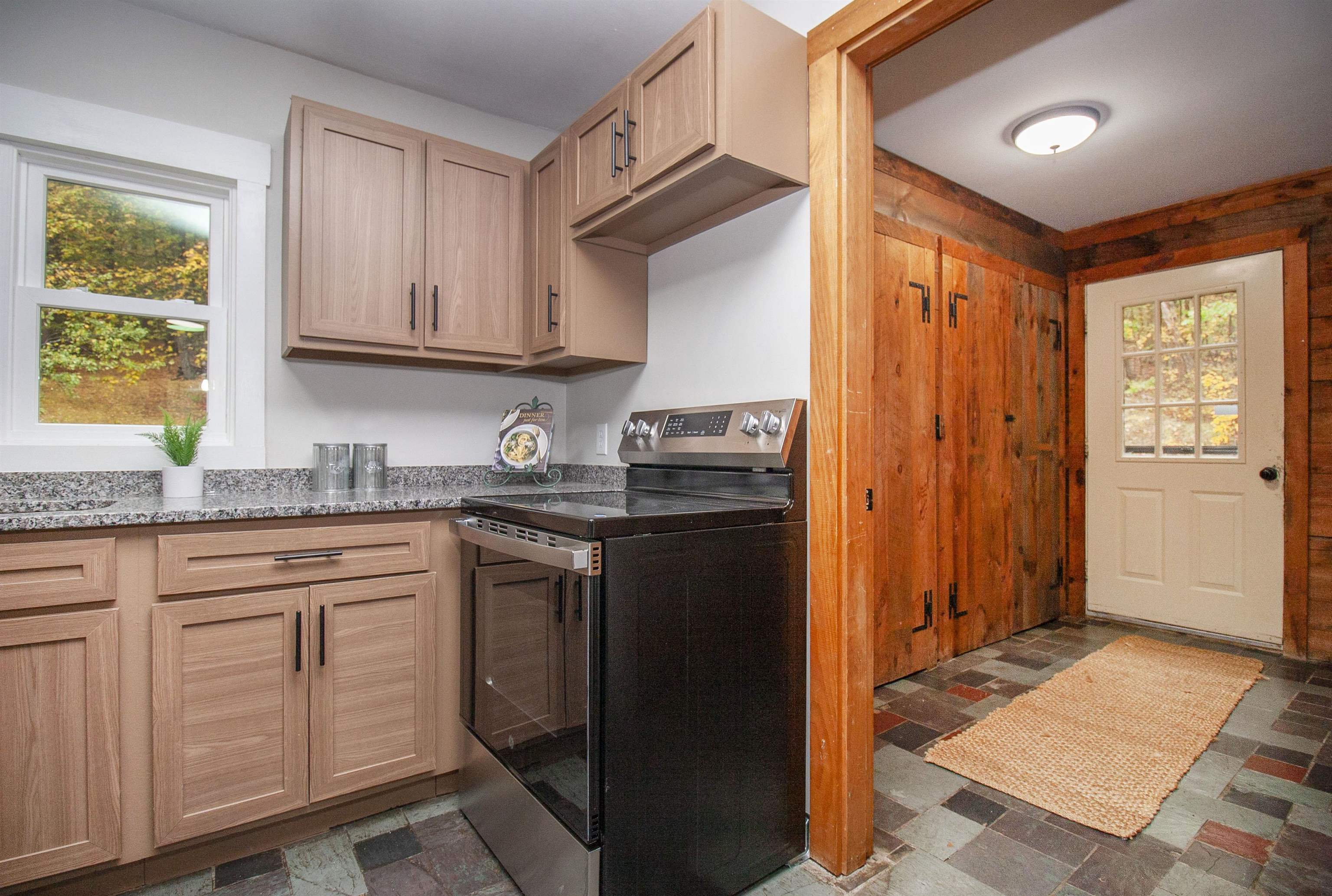212 Colburn Road Property Photo 18