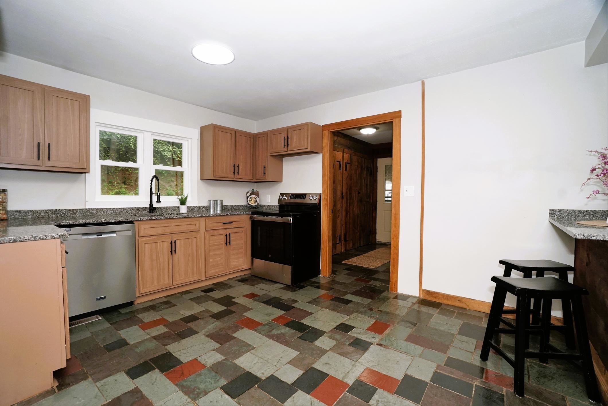 212 Colburn Road Property Photo 21