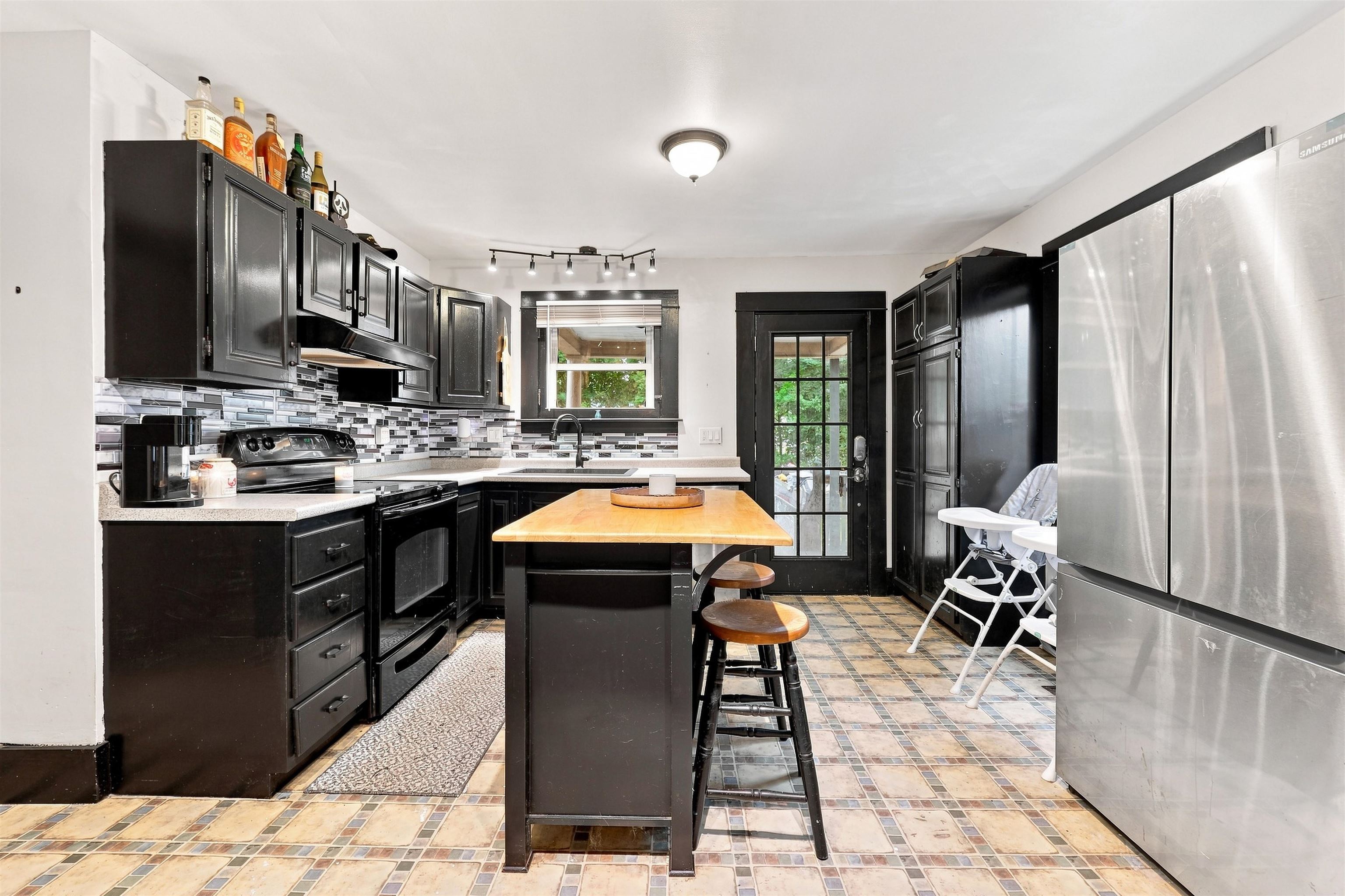 23 High Street Property Photo 8