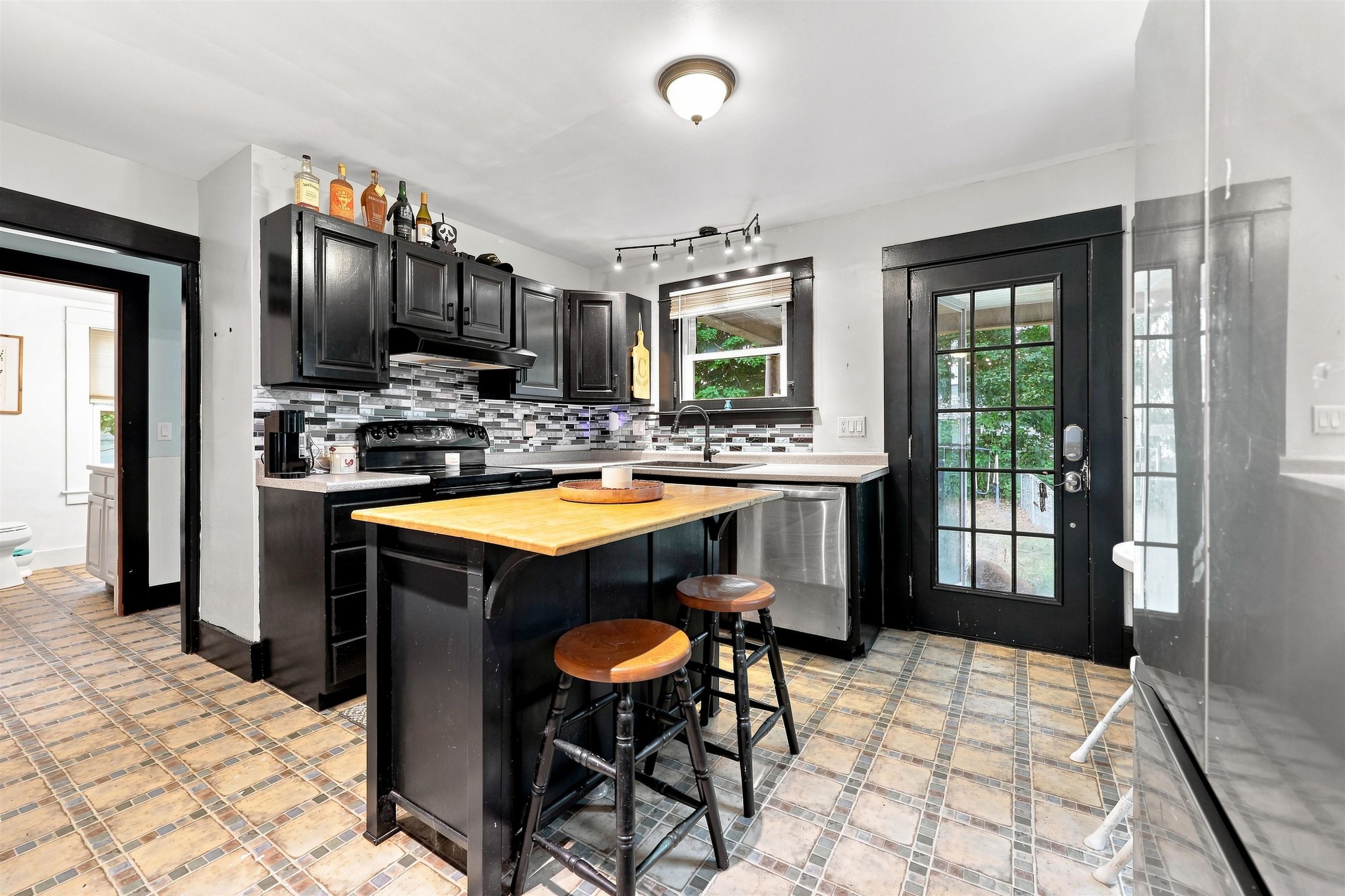23 High Street Property Photo 9