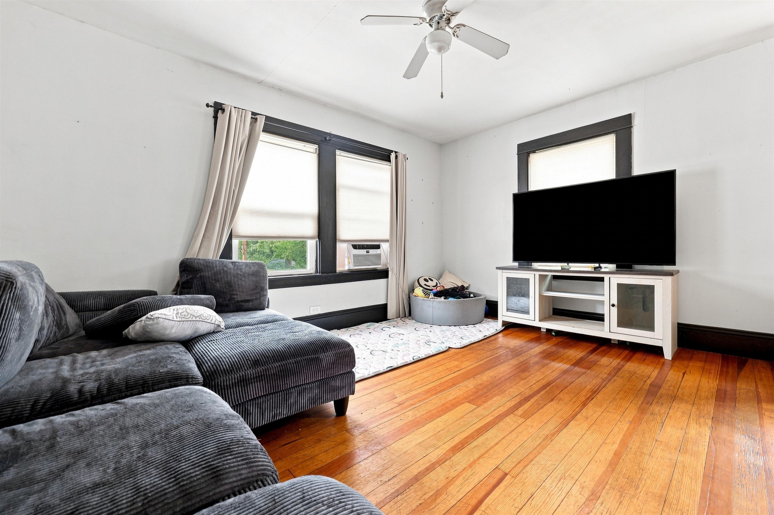23 High Street Property Photo 17