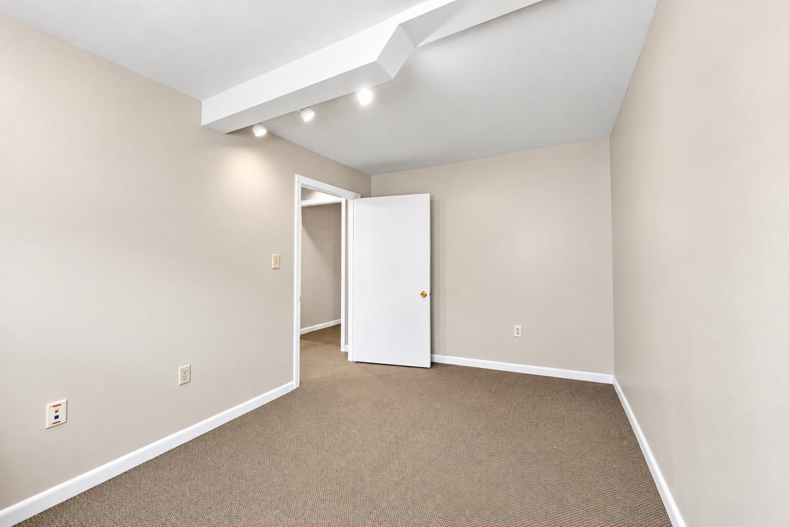 2 Greenwood Avenue Property Photo 39