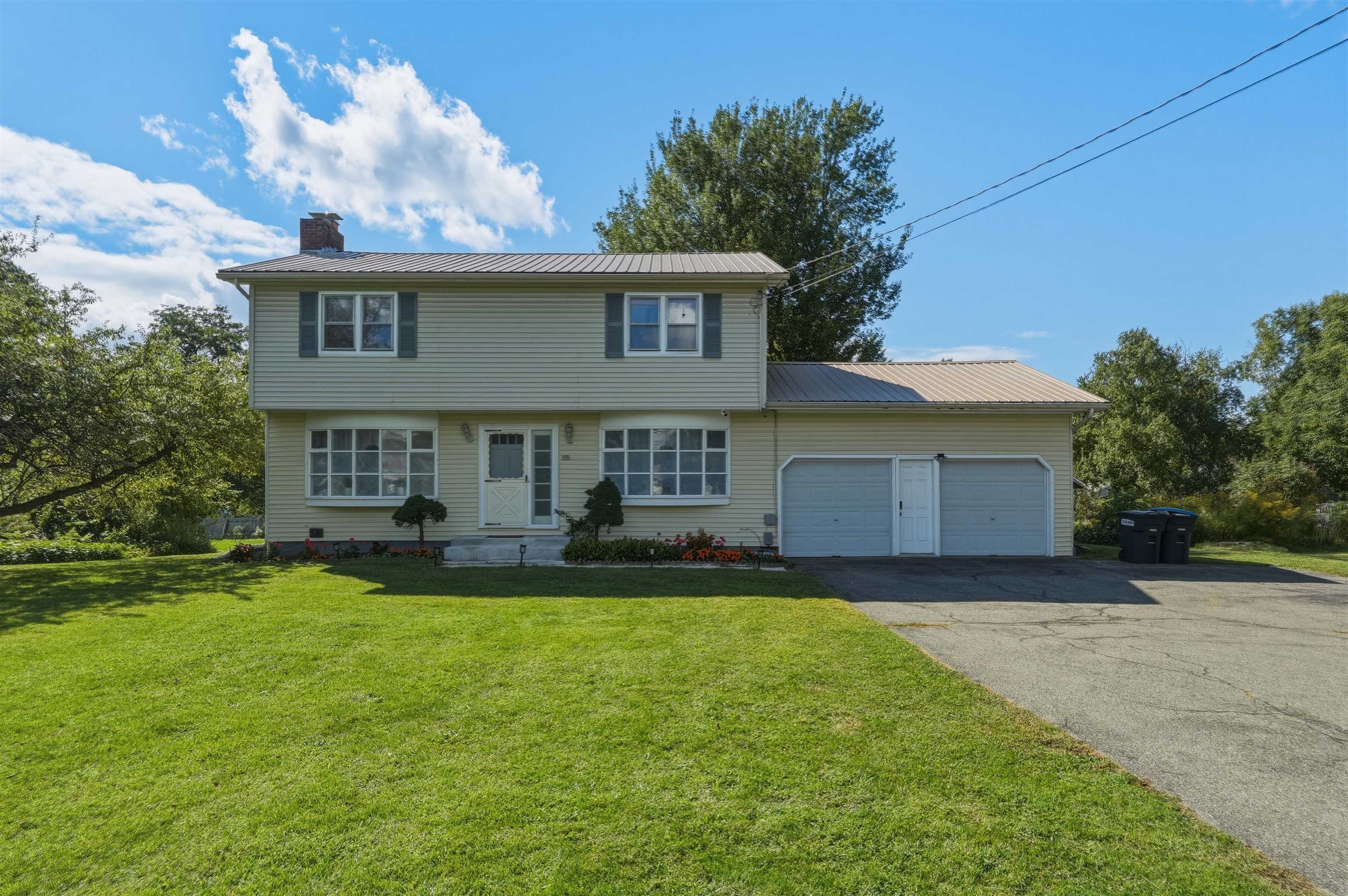 890 Essex Road Property Photo 1