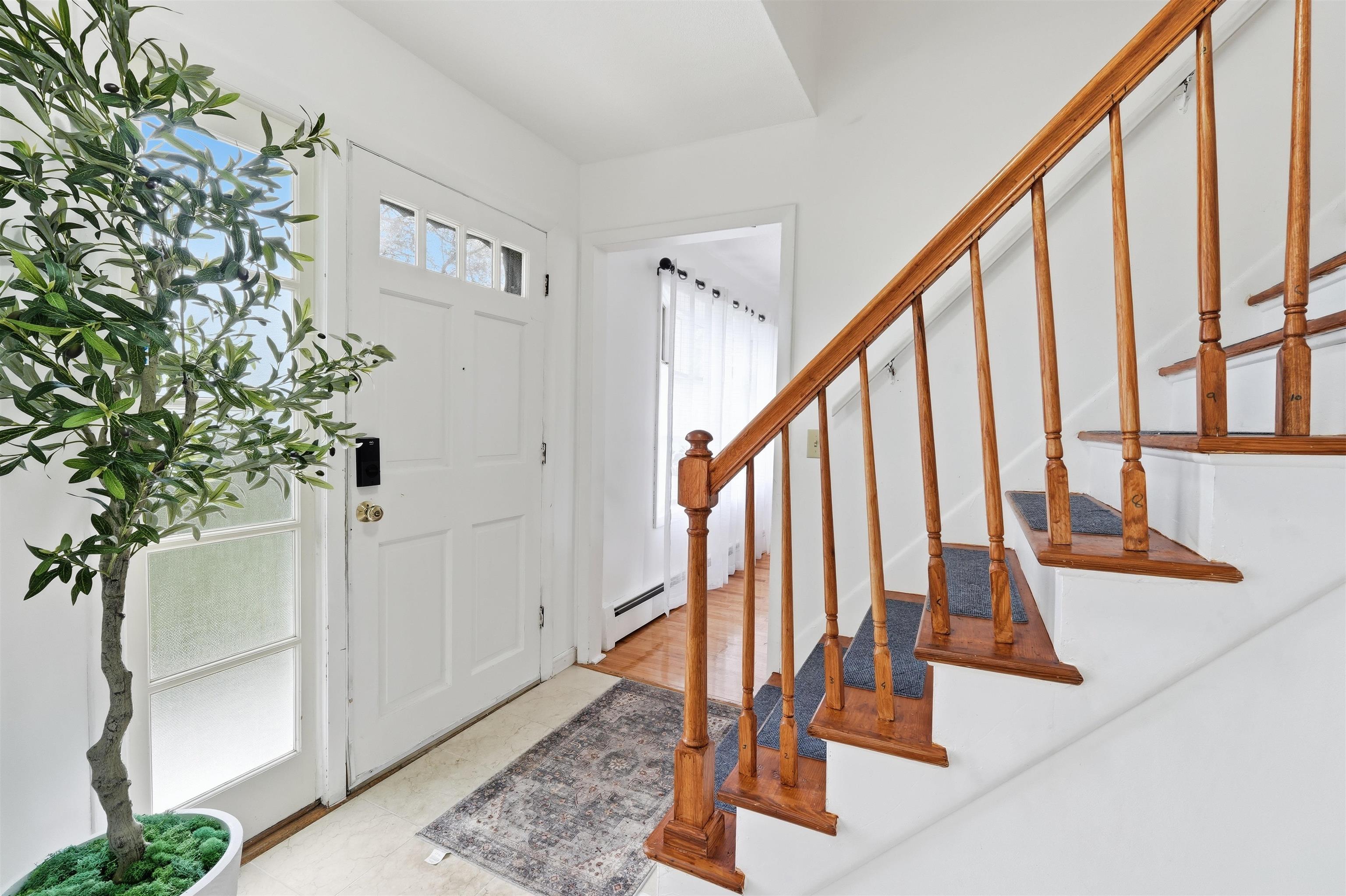 890 Essex Road Property Photo 2
