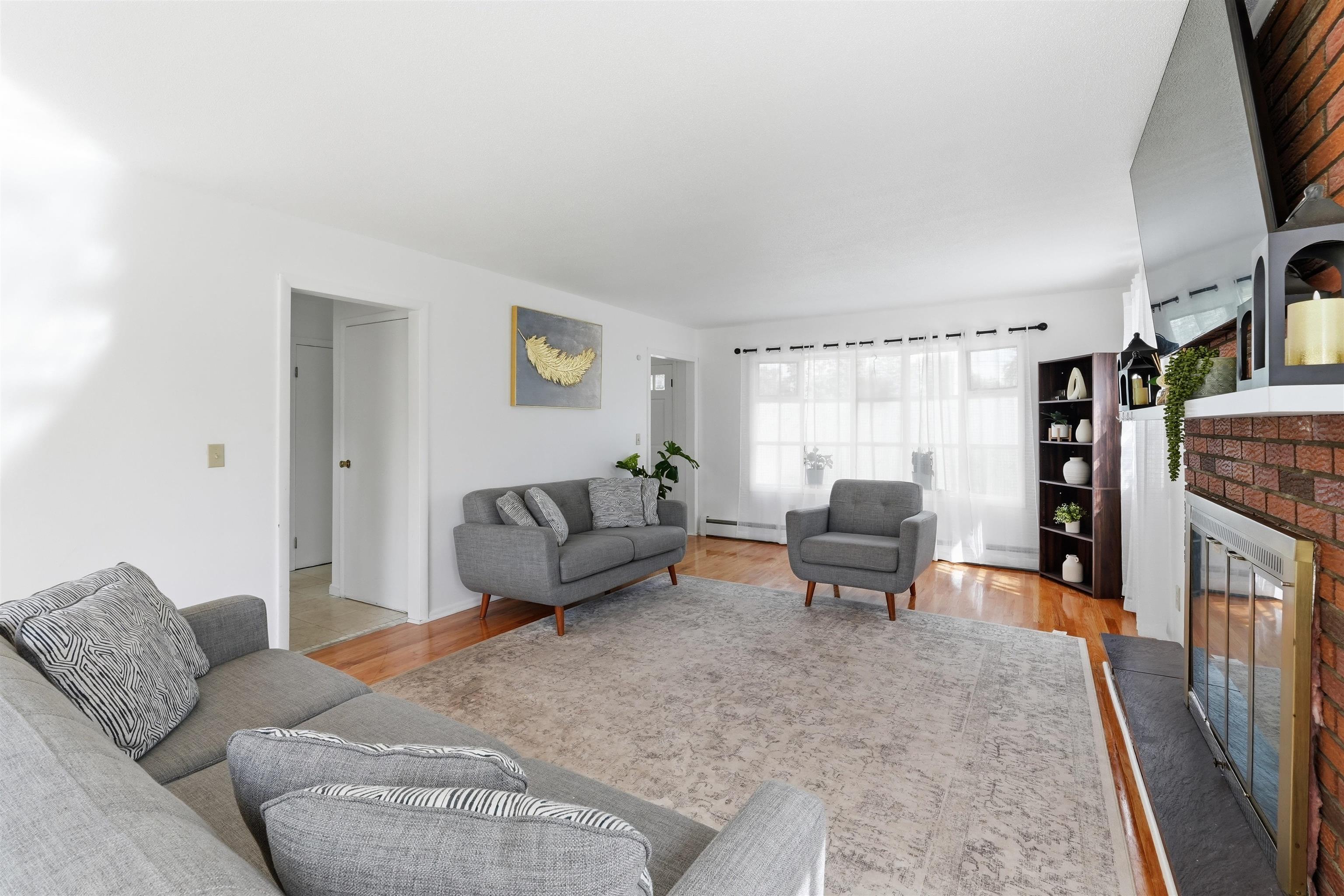 890 Essex Road Property Photo 6