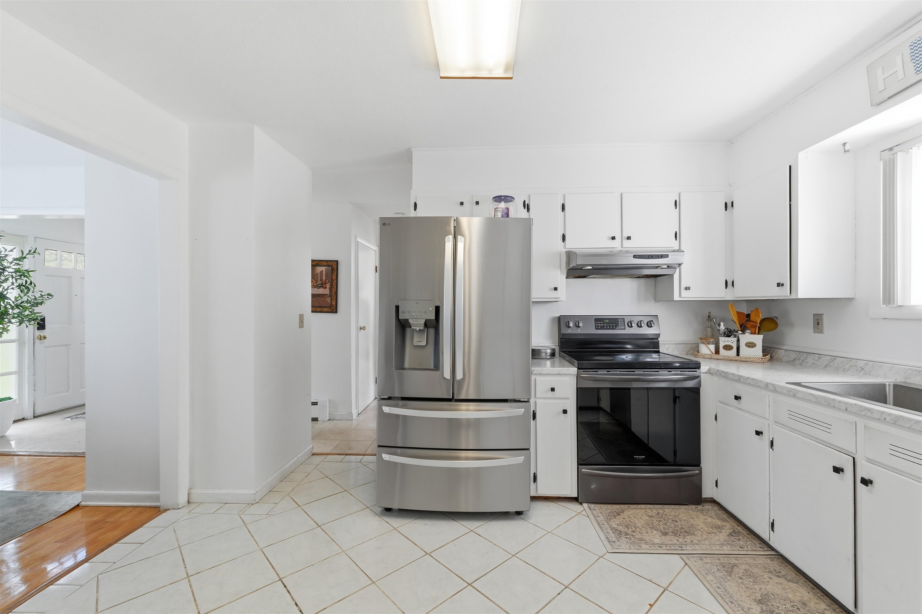 890 Essex Road Property Photo 11
