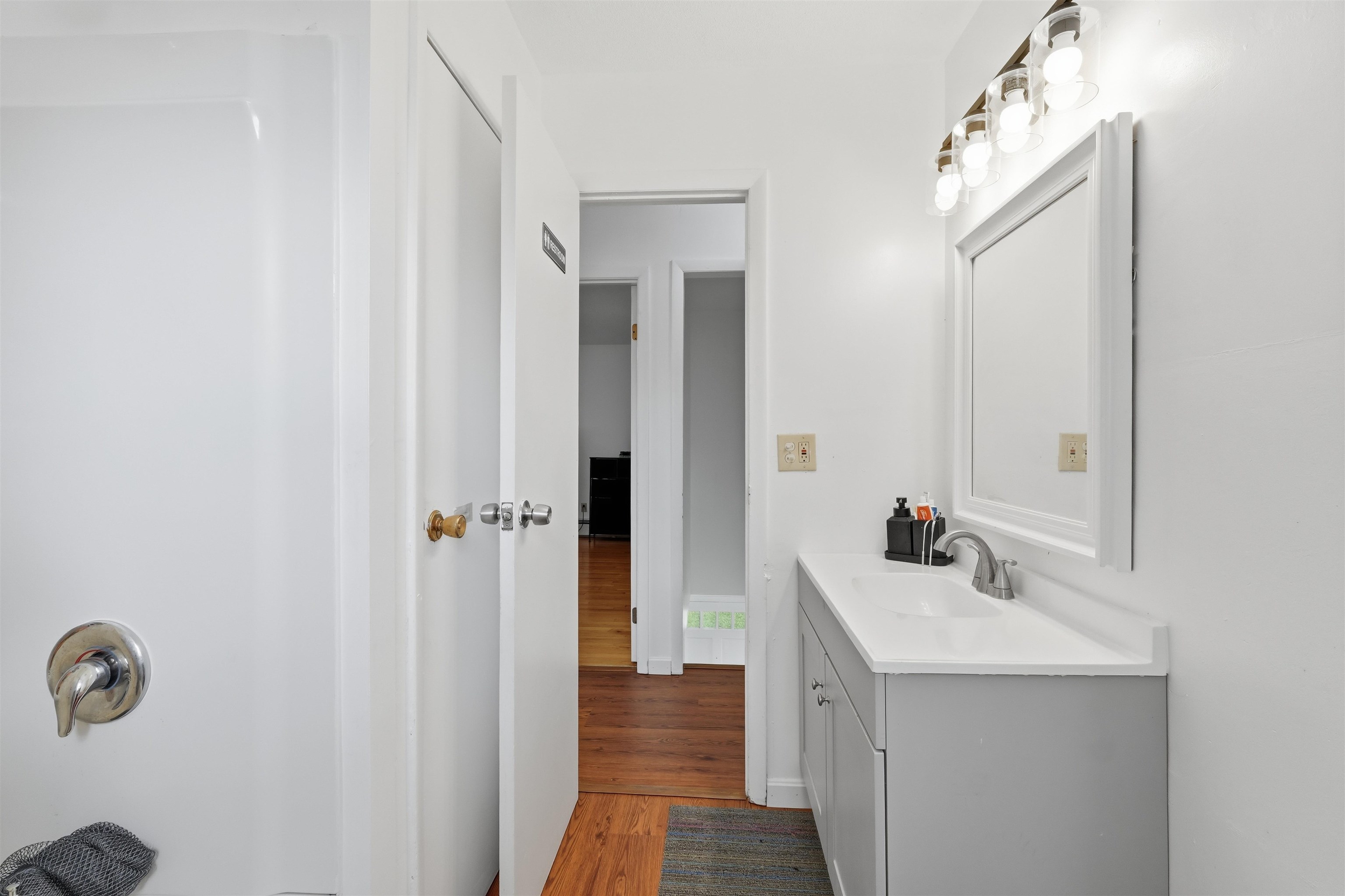 890 Essex Road Property Photo 21