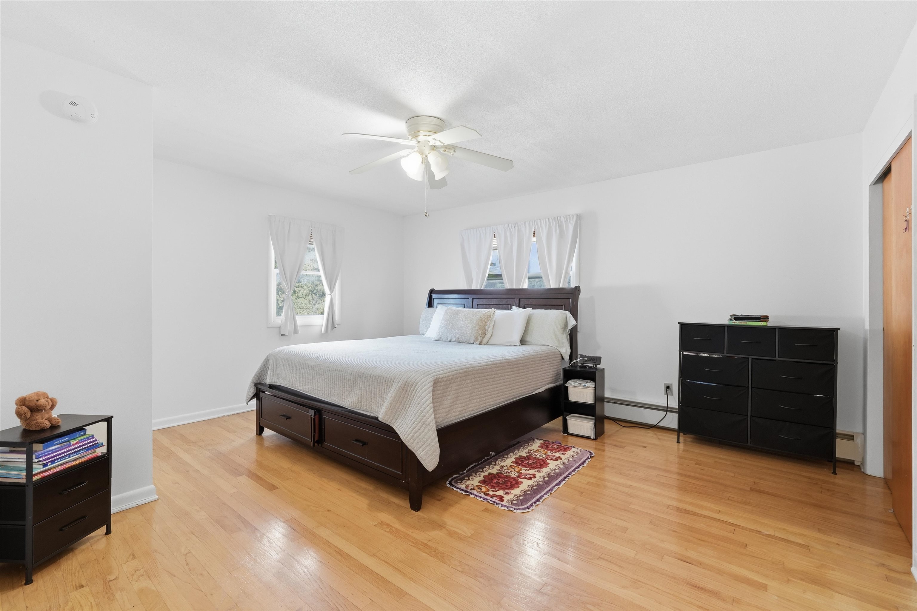 890 Essex Road Property Photo 24
