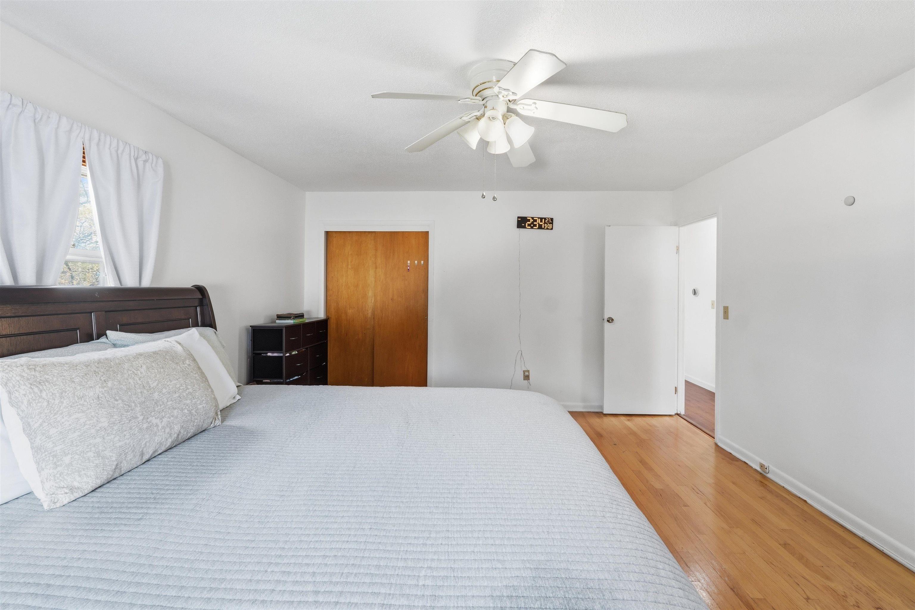 890 Essex Road Property Photo 26