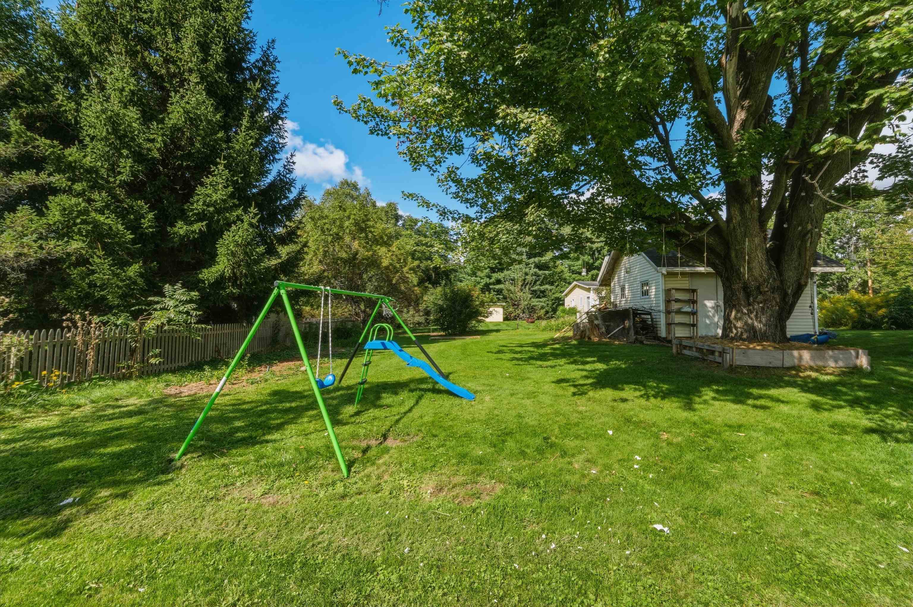 890 Essex Road Property Photo 40