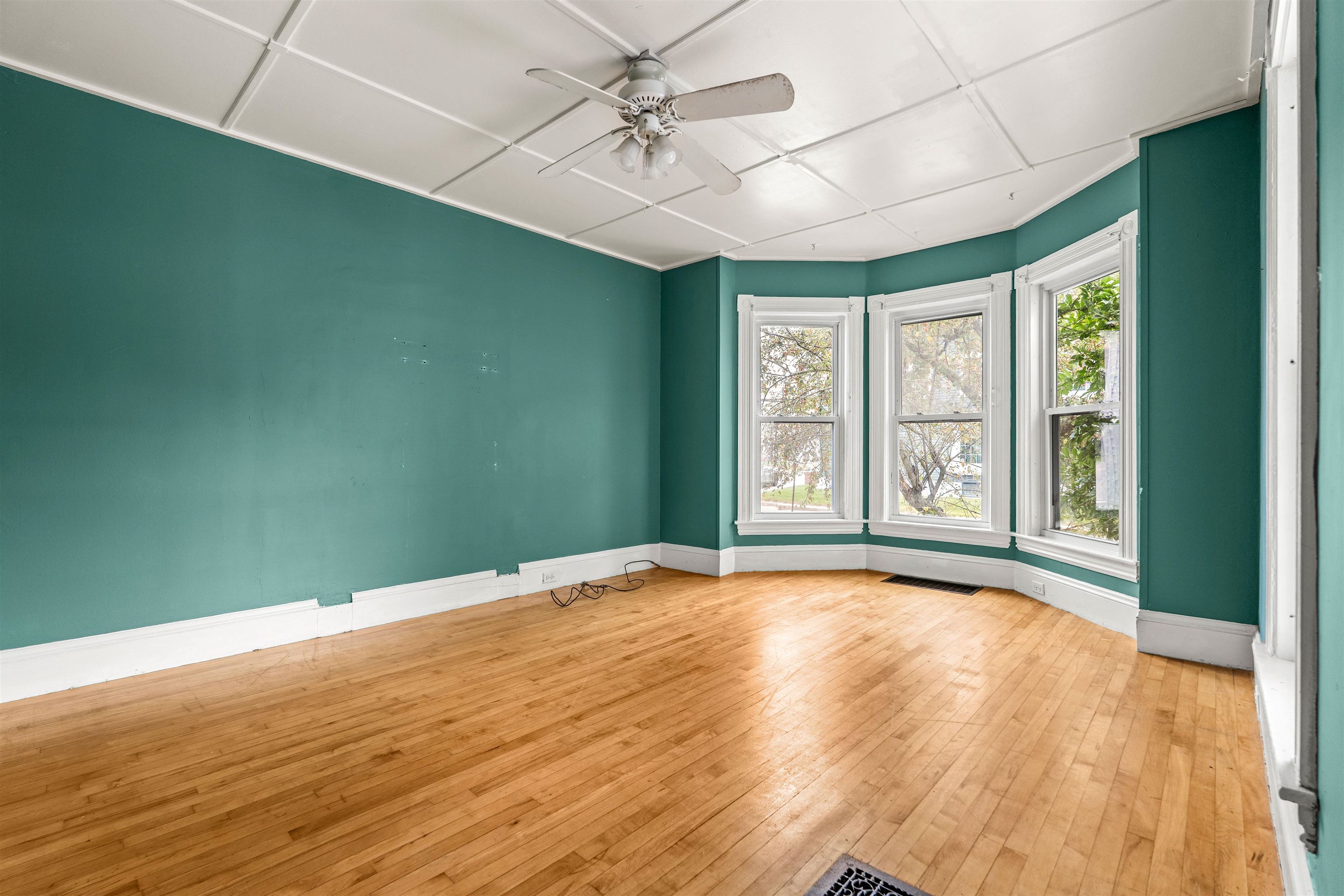 94 S State Street Property Photo 3