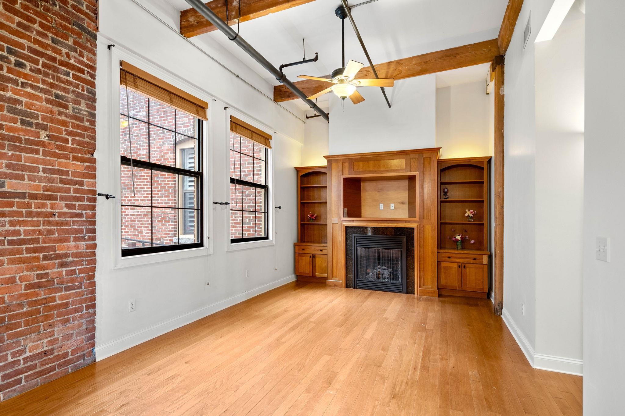 871 Islington Street Property Photo 13
