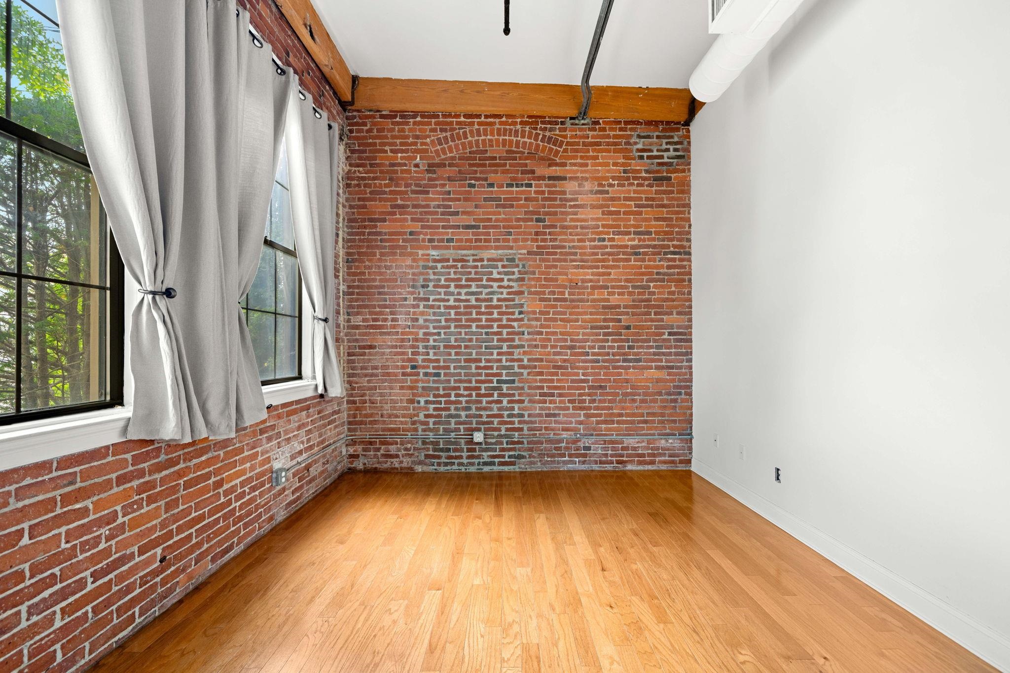 871 Islington Street Property Photo 27