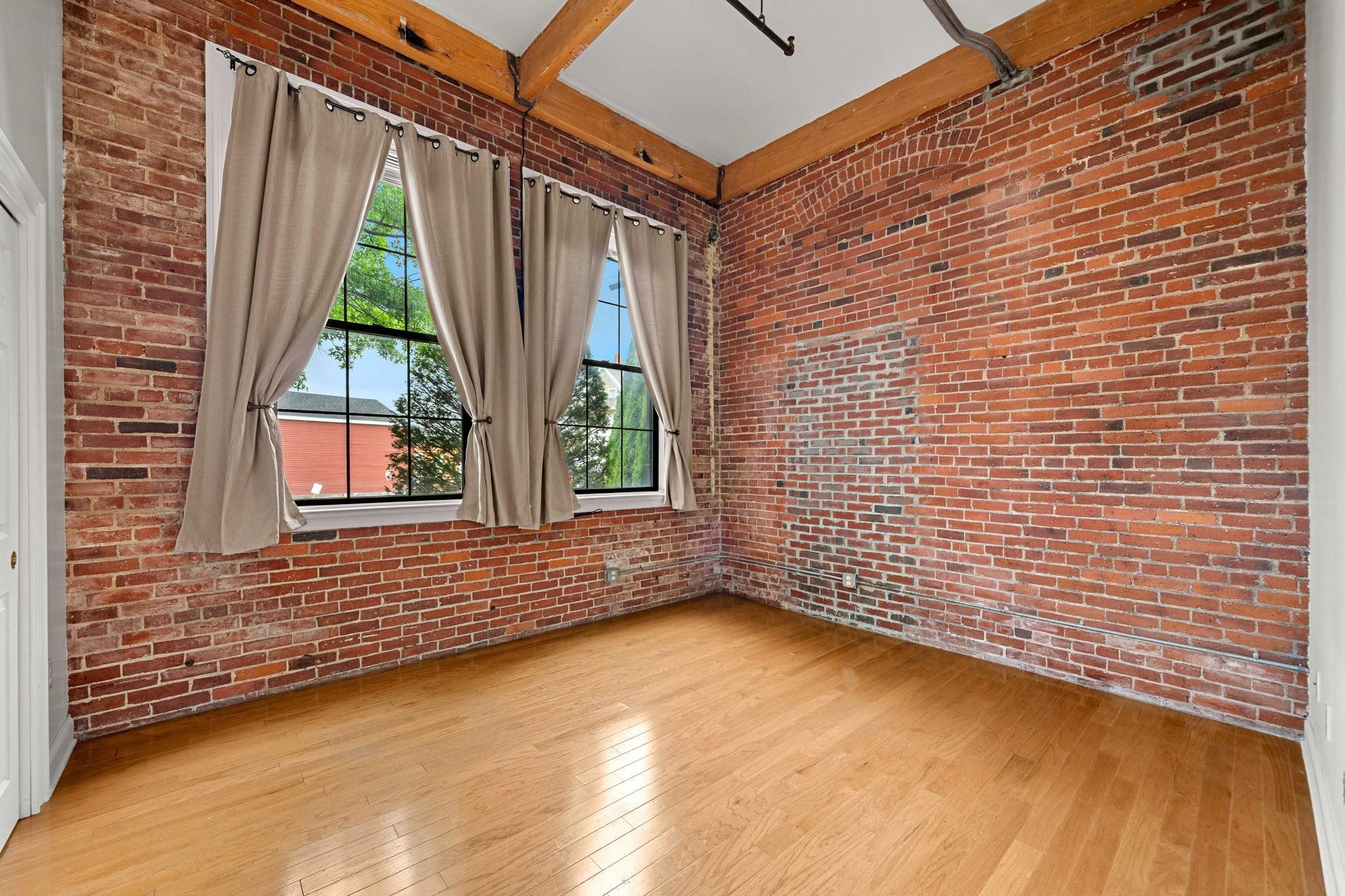 871 Islington Street Property Photo 29