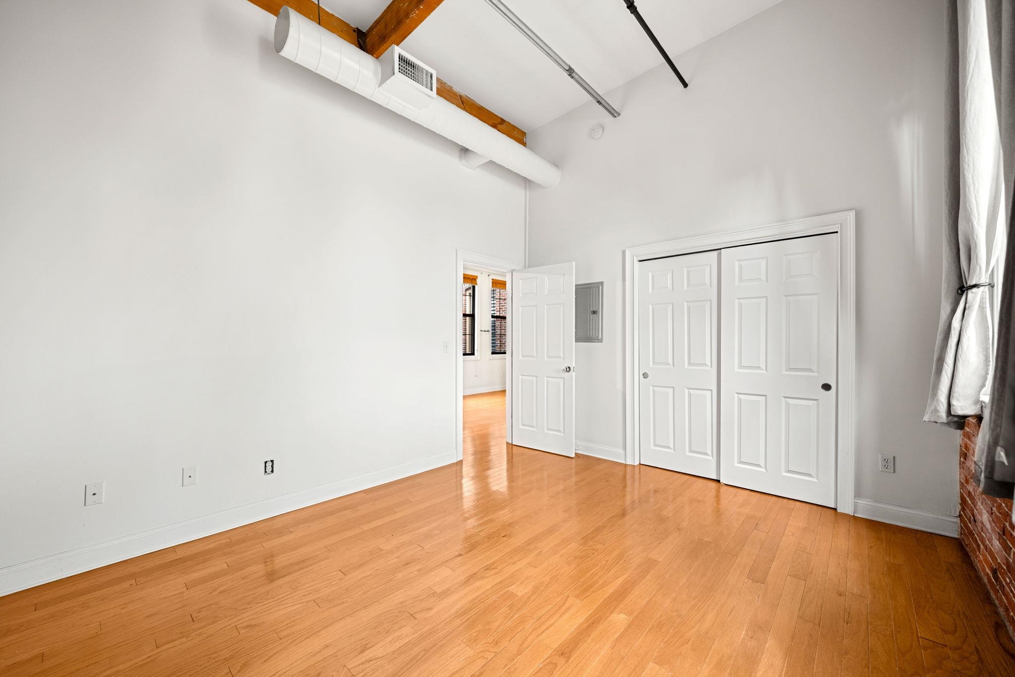 871 Islington Street Property Photo 30