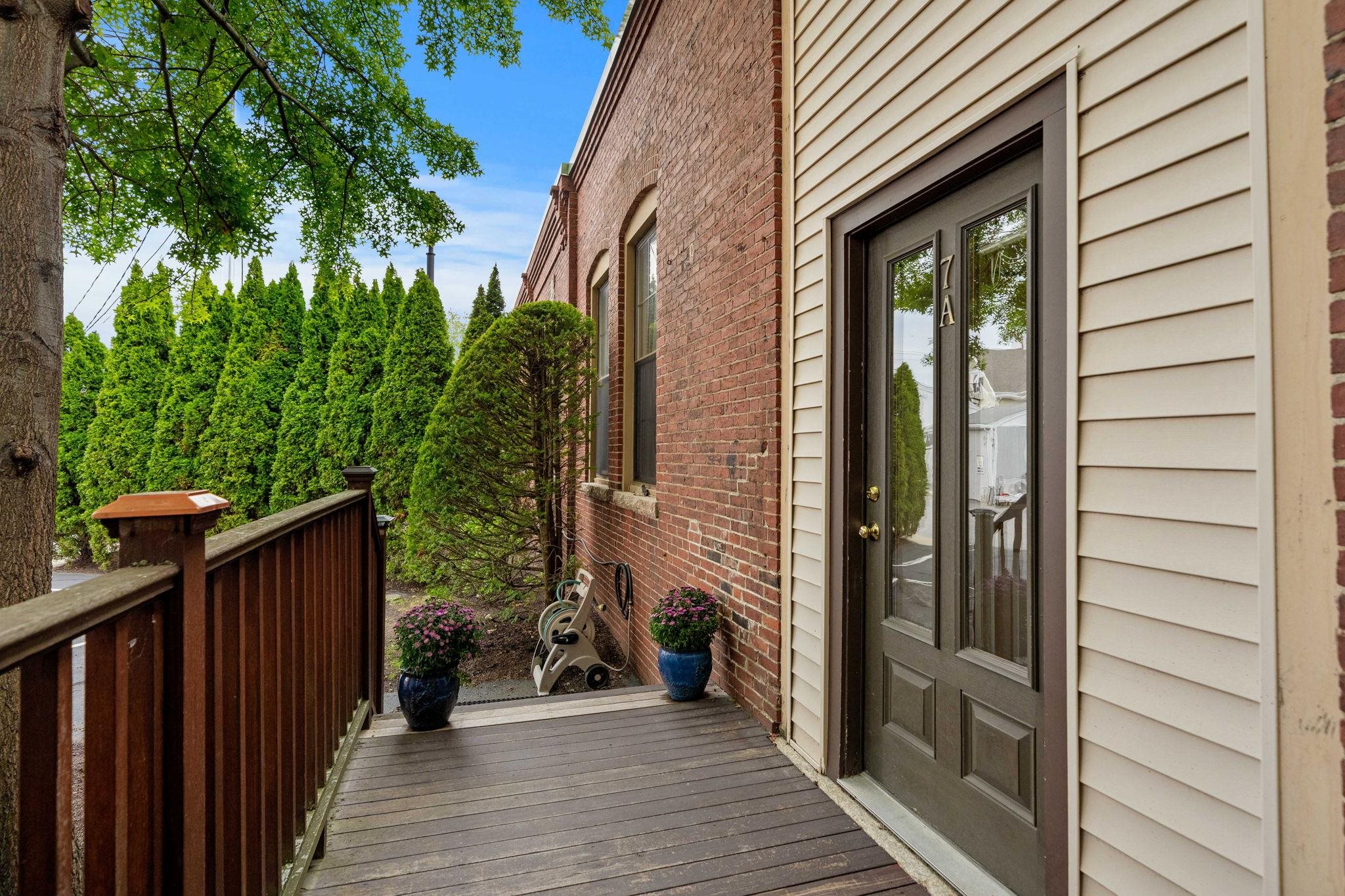 871 Islington Street Property Photo 40