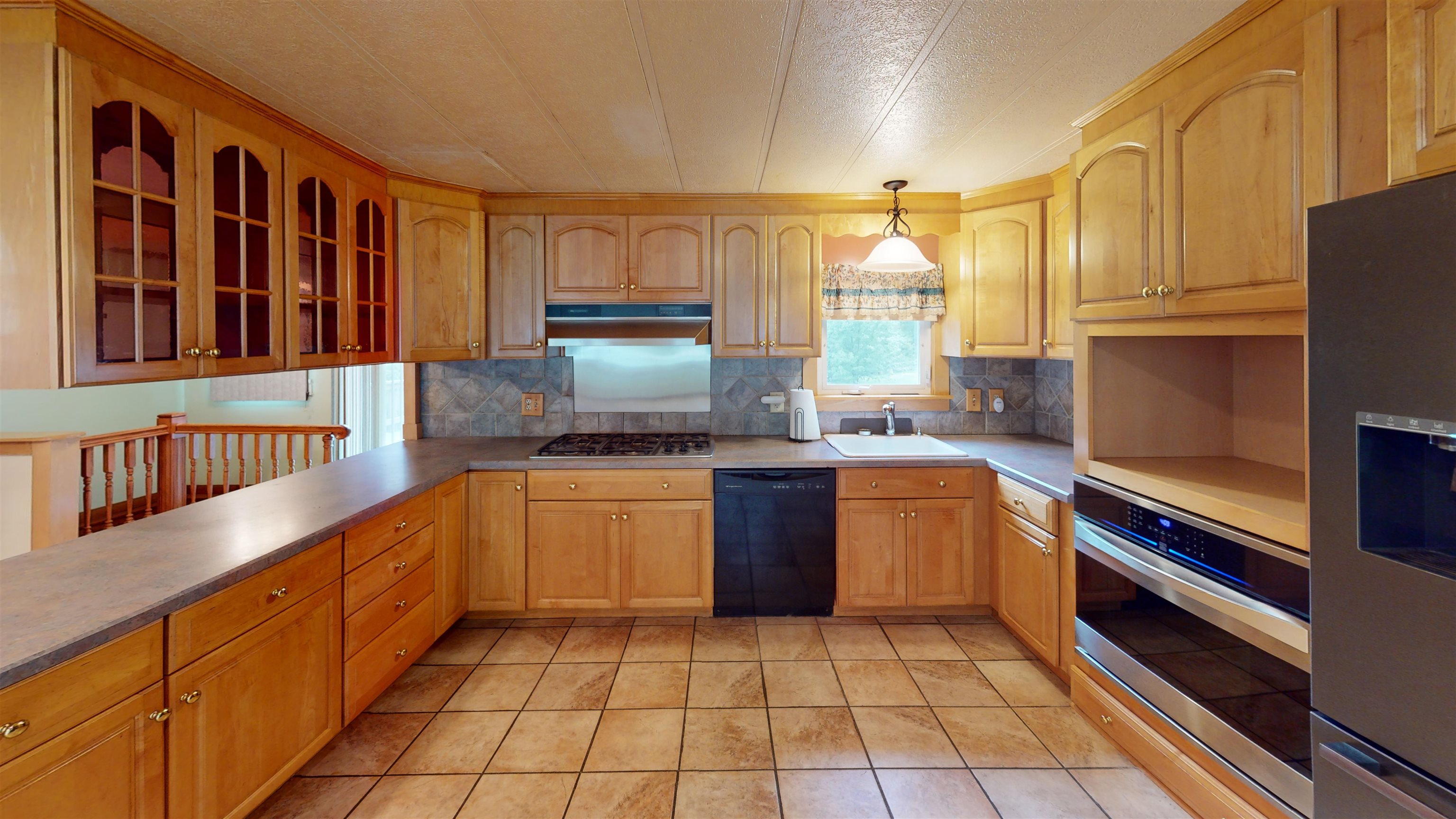 36 Vaillancourt Drive Property Photo 9
