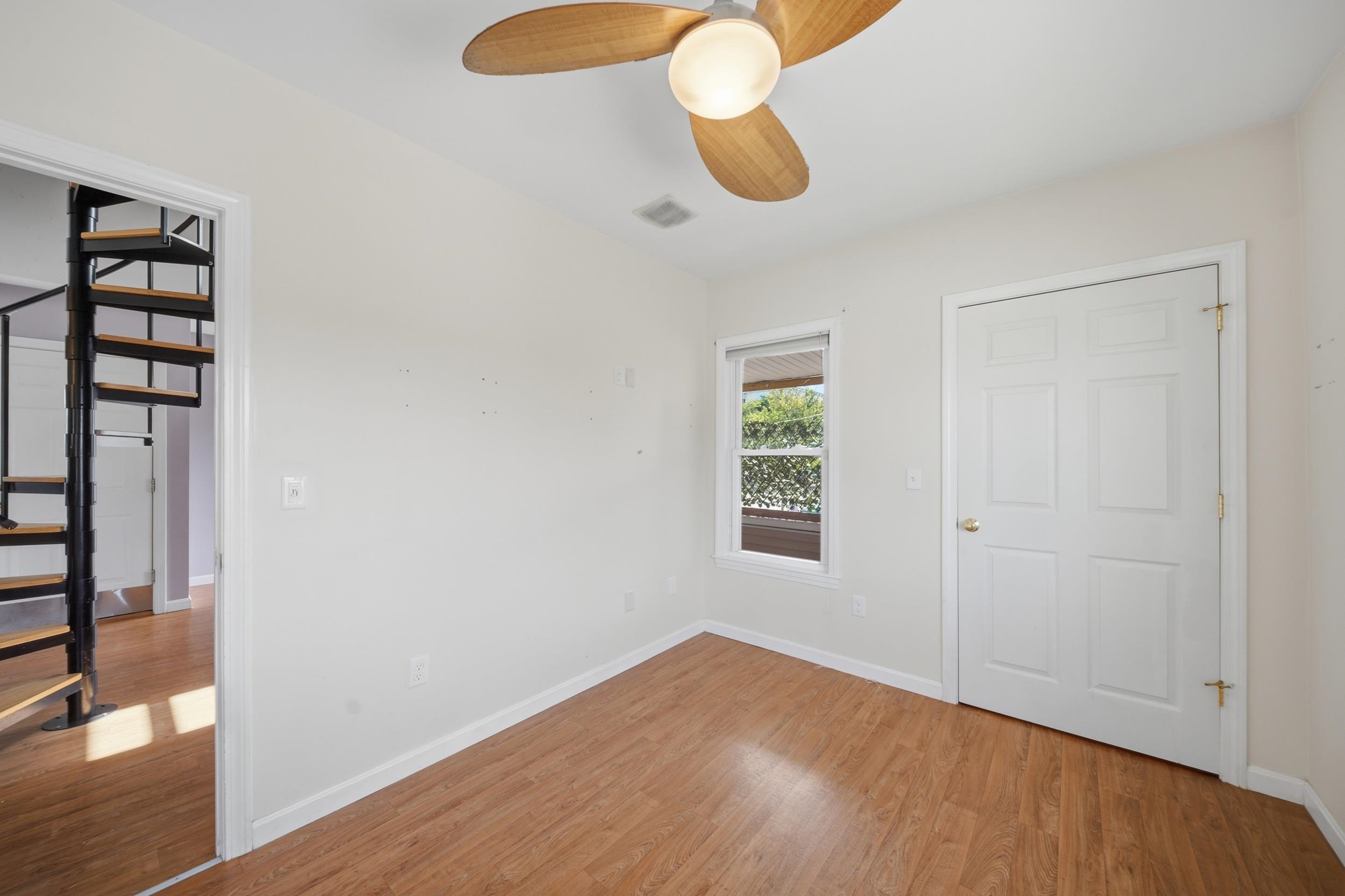 538 Somerville Street Property Photo 18