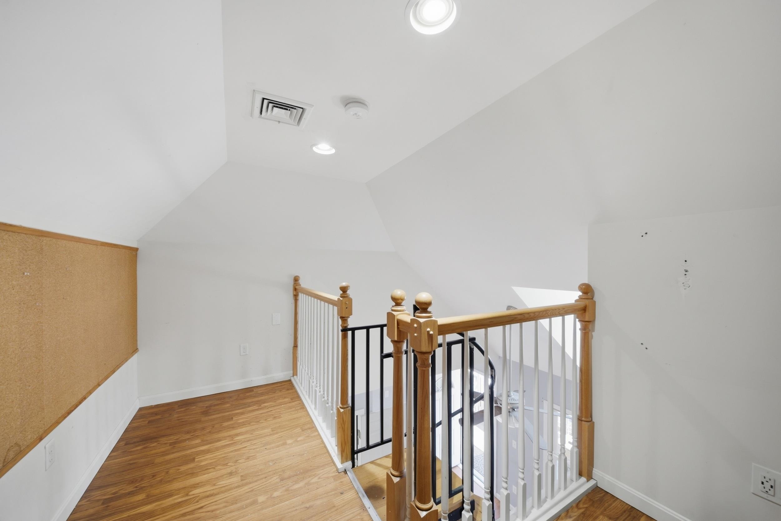 538 Somerville Street Property Photo 23