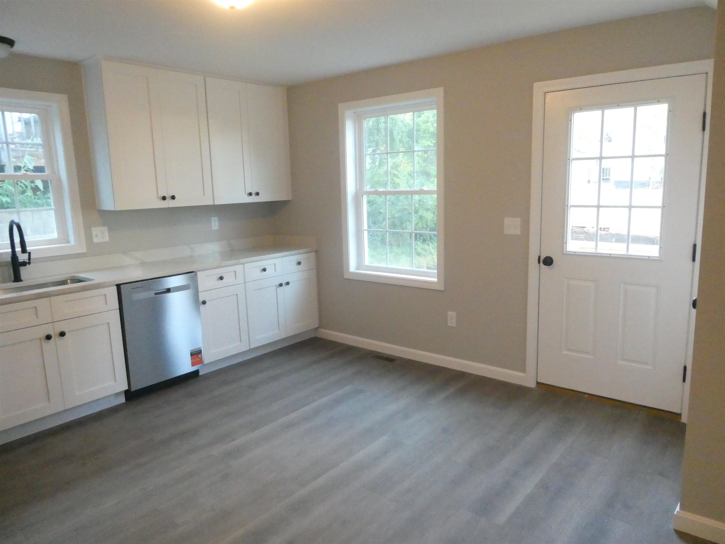 379 Concord Street Property Photo 5