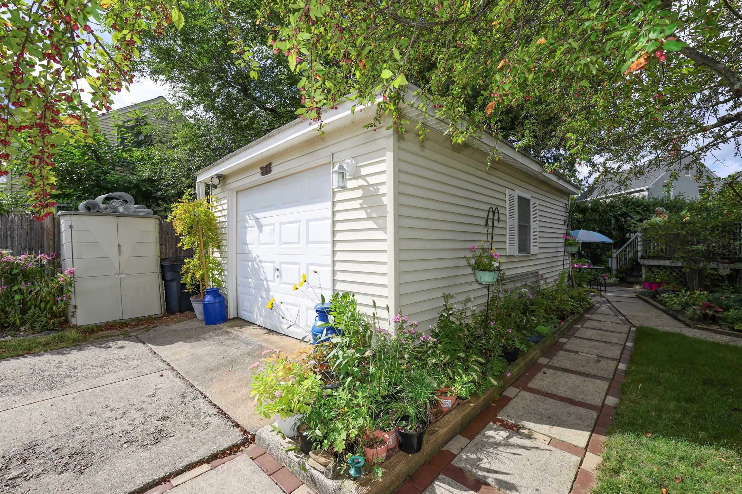 23-25 Grand Avenue Property Photo 38