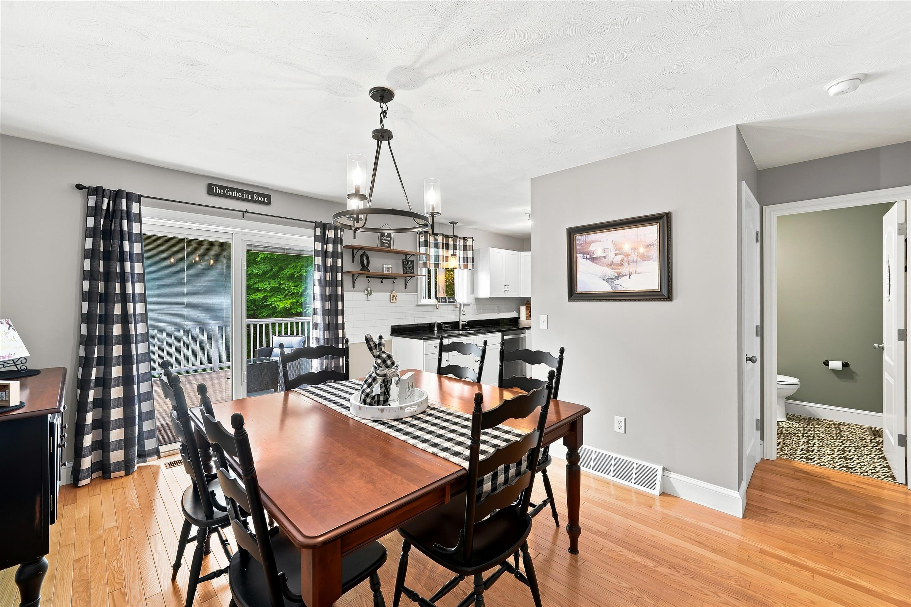 8 Standish Way Property Photo 12