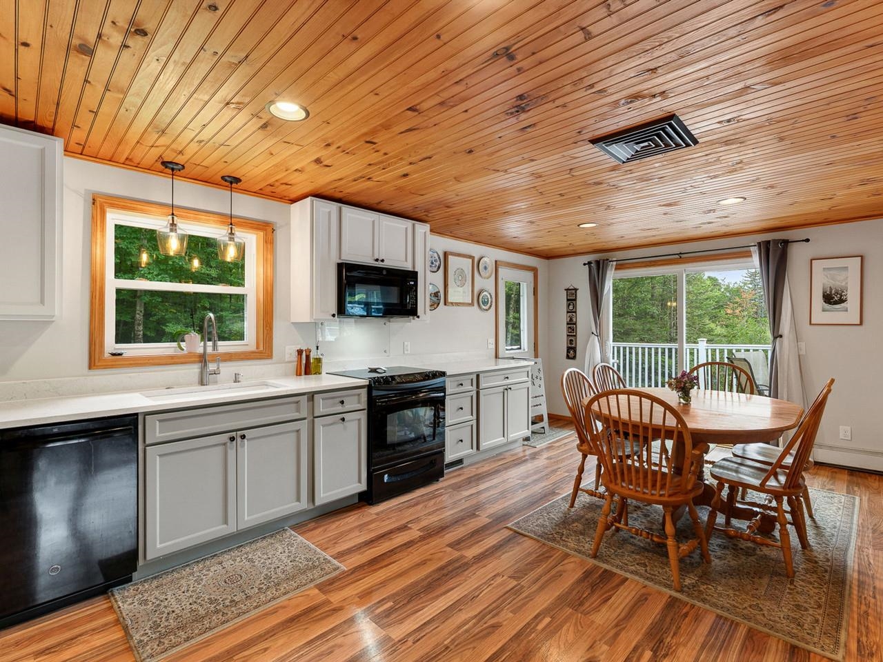 102 North Spruce Haven Road Property Photo 8