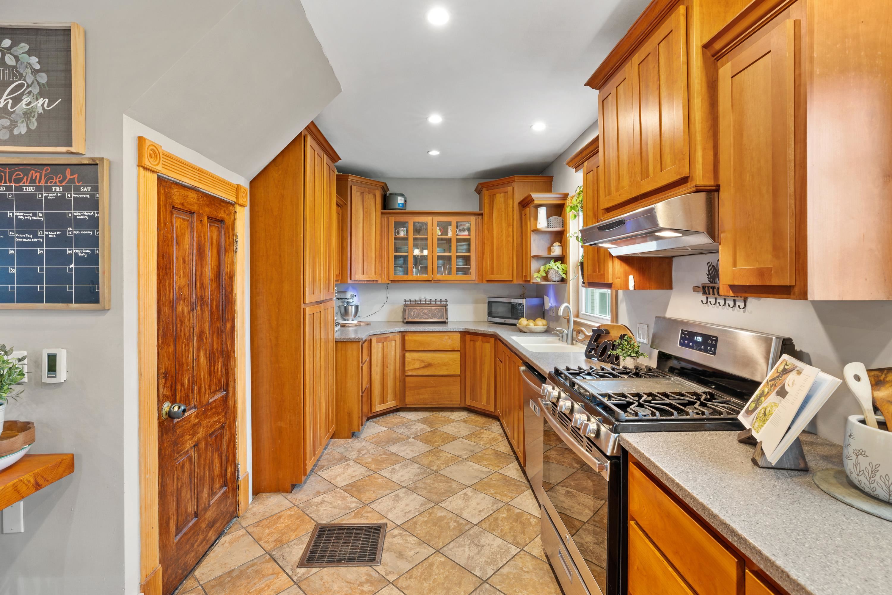 83 Spring Street Property Photo 4